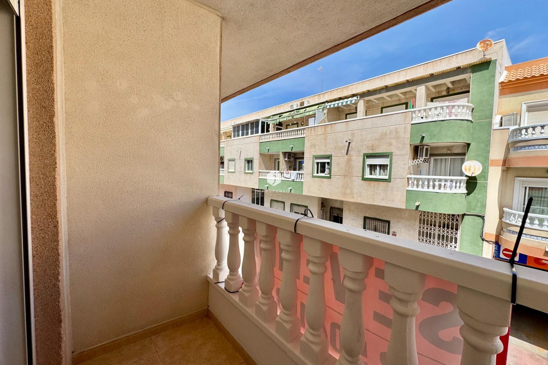 Z drugiej ręki - Mieszkanie w bloku -
Torrevieja - Centro