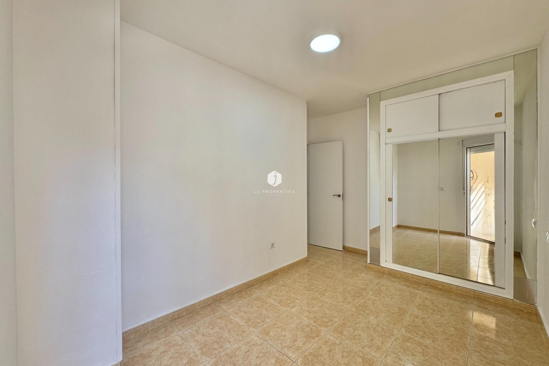 Z drugiej ręki - Mieszkanie w bloku -
Torrevieja - Centro