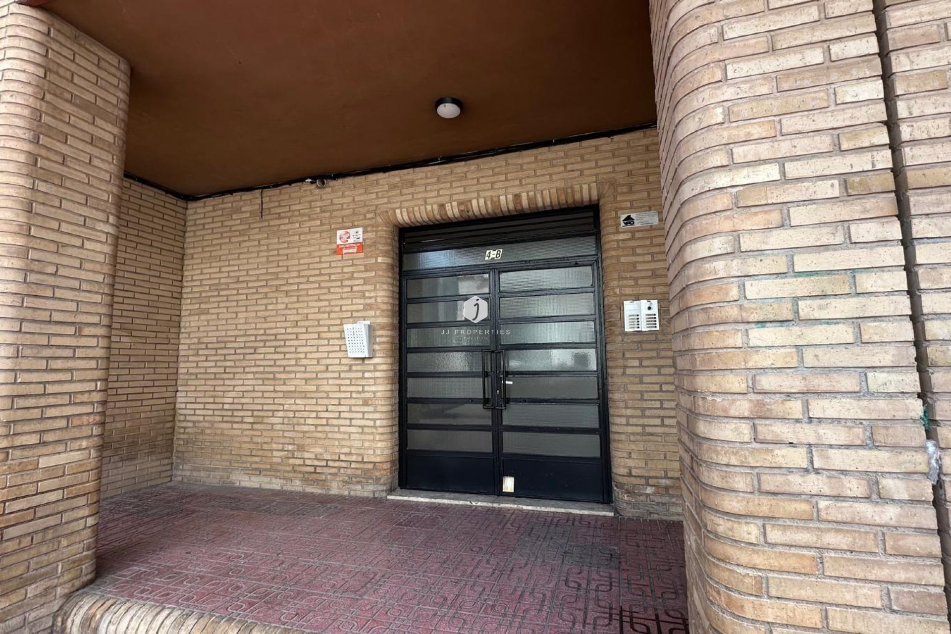 Z drugiej ręki - Mieszkanie w bloku -
Torrevieja - Centro