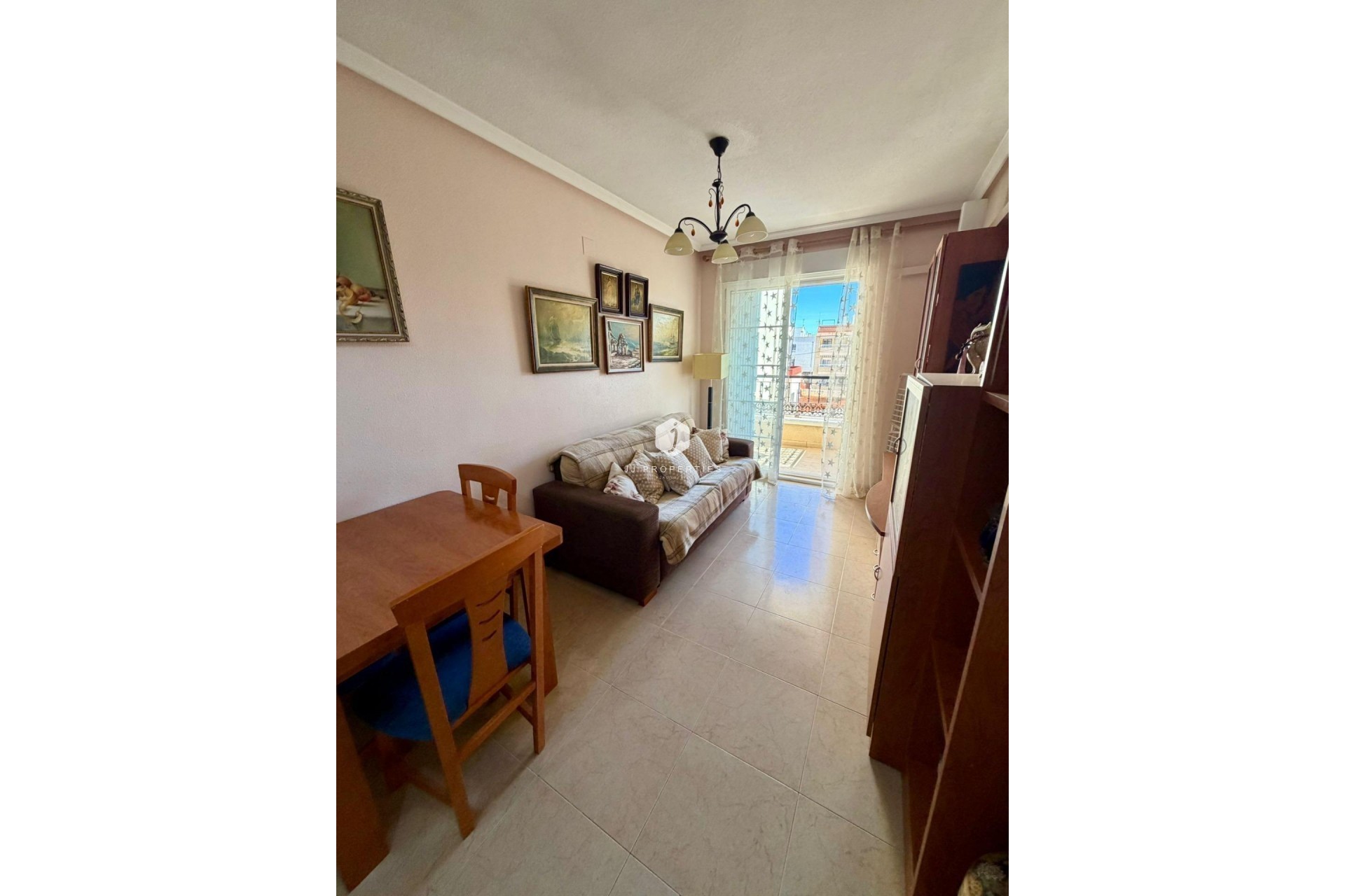 Z drugiej ręki - Mieszkanie w bloku -
Torrevieja - Centro