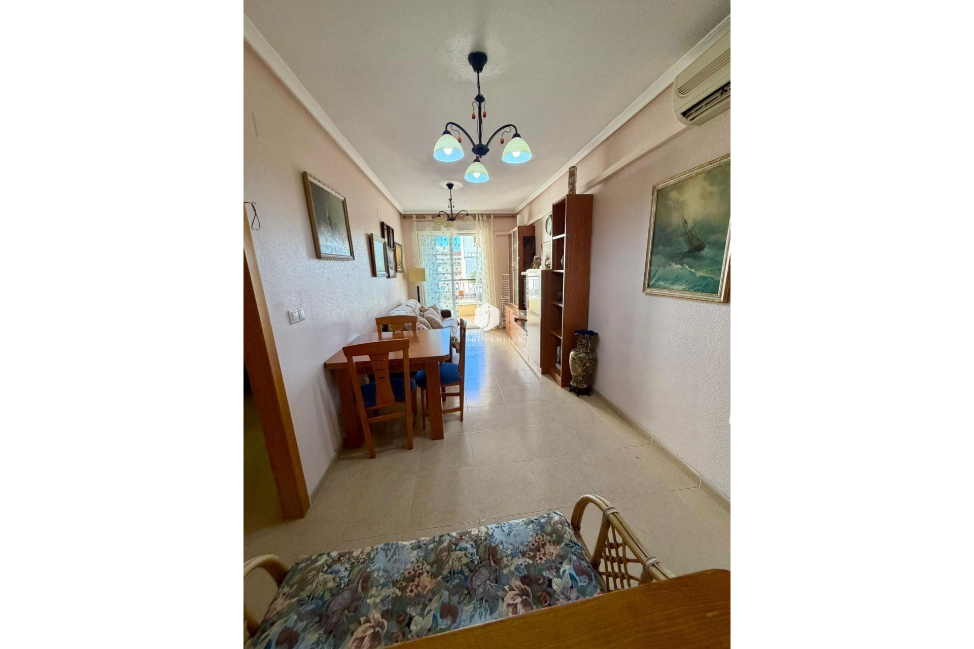 Z drugiej ręki - Mieszkanie w bloku -
Torrevieja - Centro
