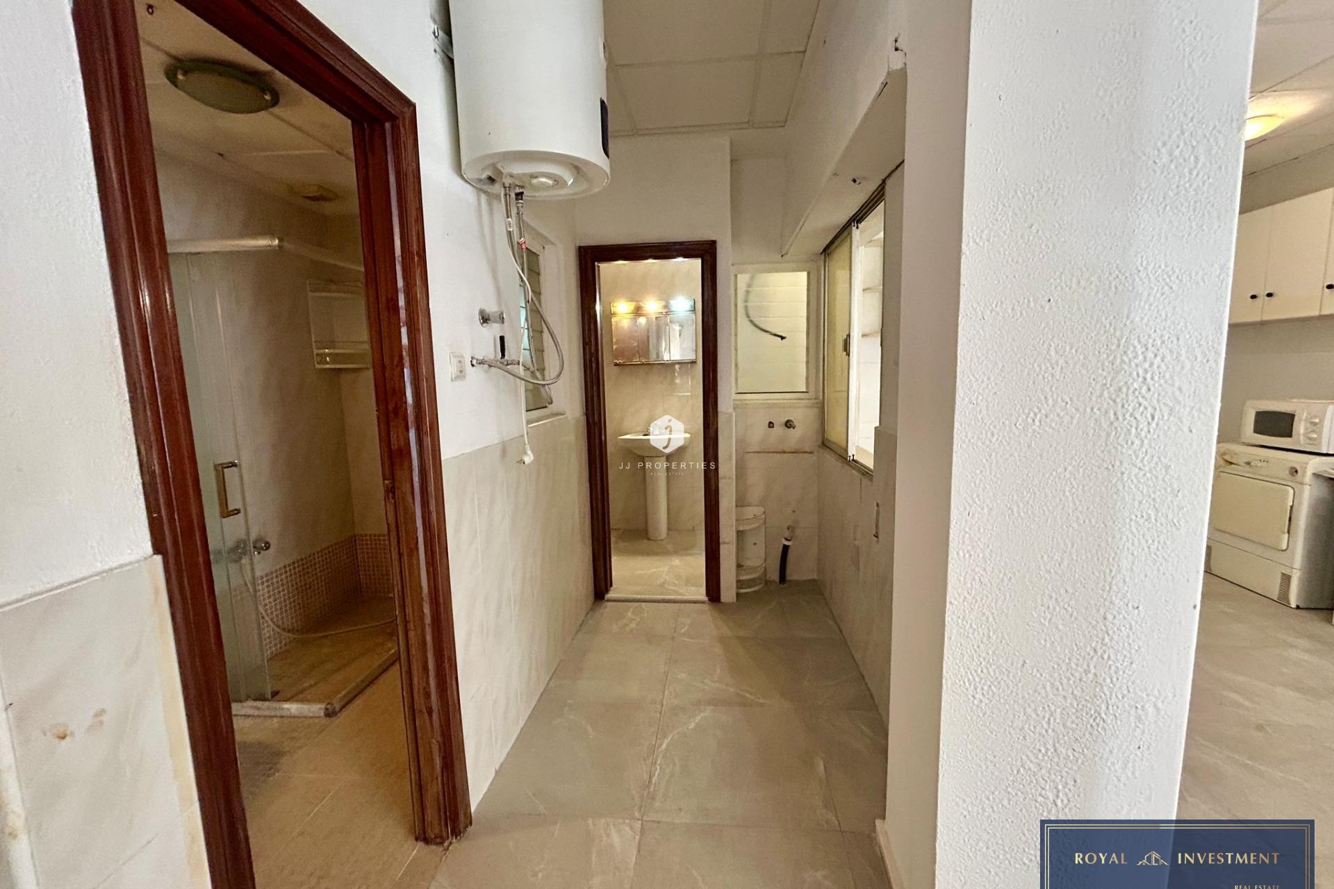 Z drugiej ręki - Mieszkanie w bloku -
Torrevieja - Centro