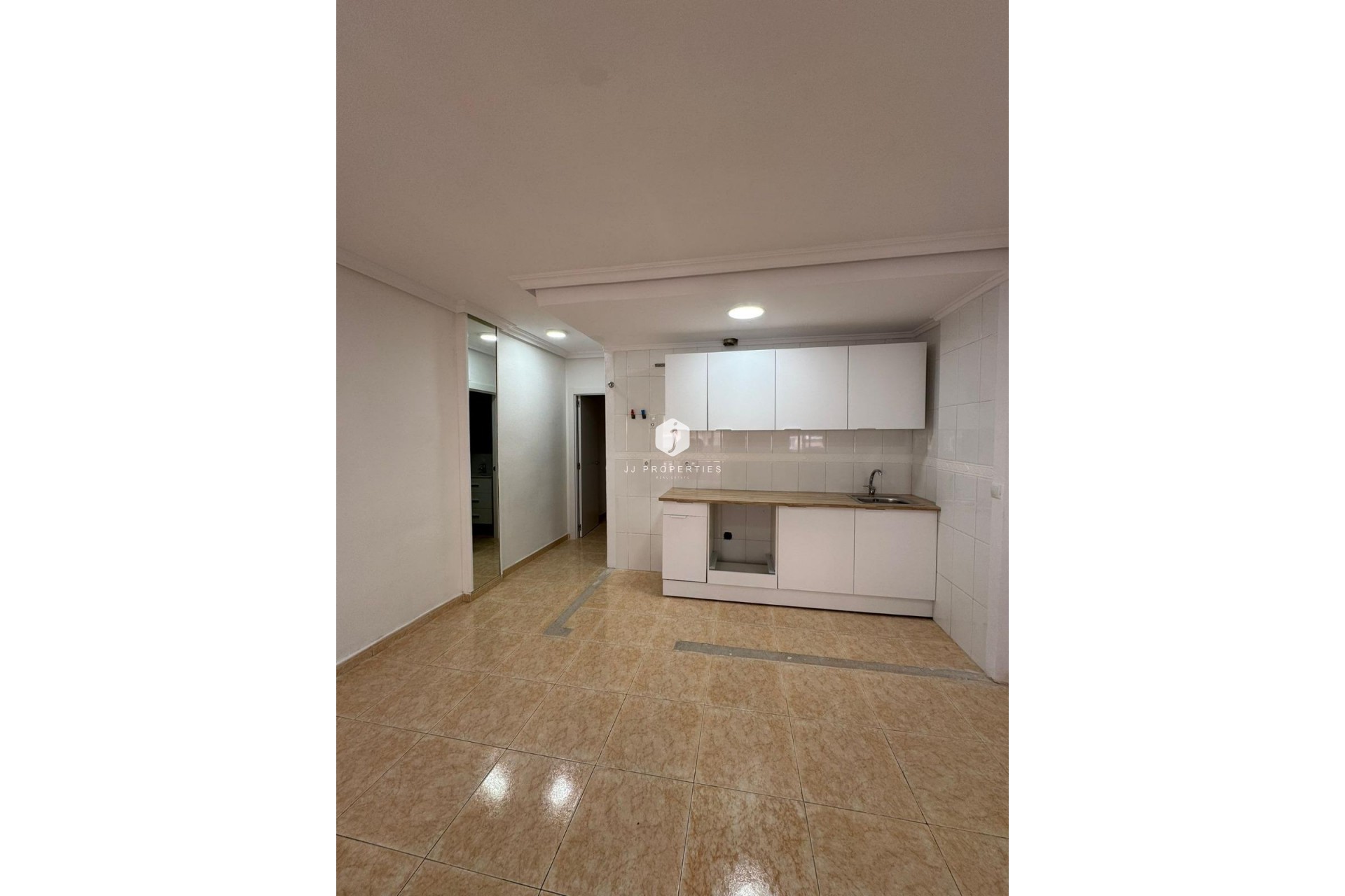 Z drugiej ręki - Mieszkanie w bloku -
Torrevieja - Centro