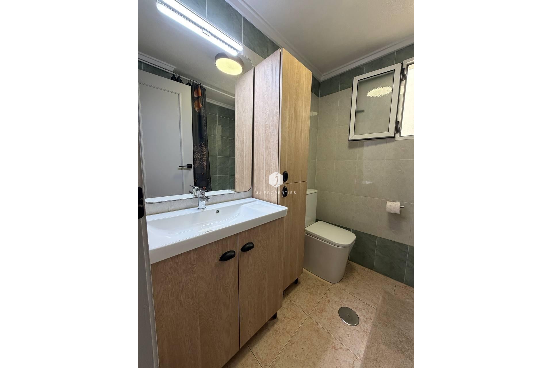 Z drugiej ręki - Mieszkanie w bloku -
Torrevieja - Centro