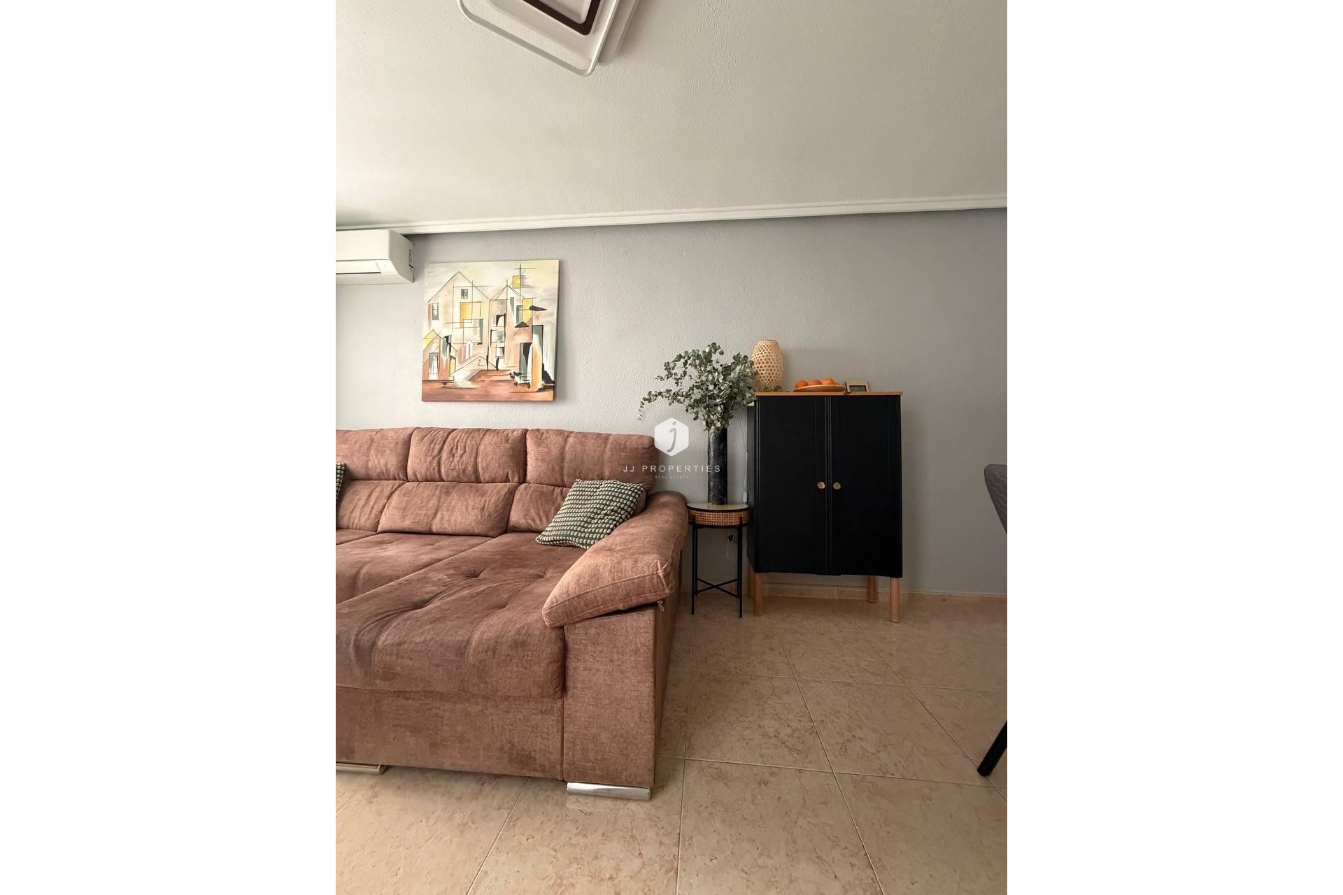 Z drugiej ręki - Mieszkanie w bloku -
Torrevieja - Centro