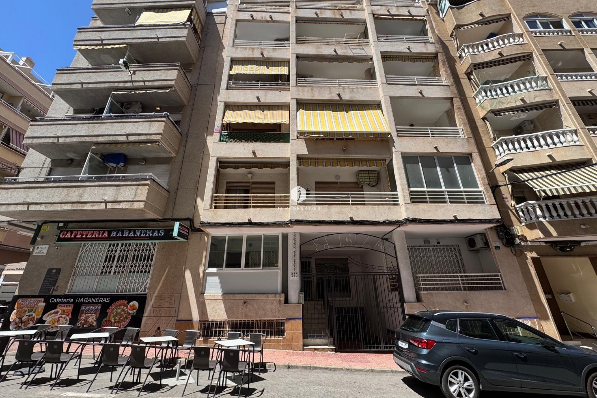 Z drugiej ręki - Mieszkanie w bloku -
Torrevieja - Centro