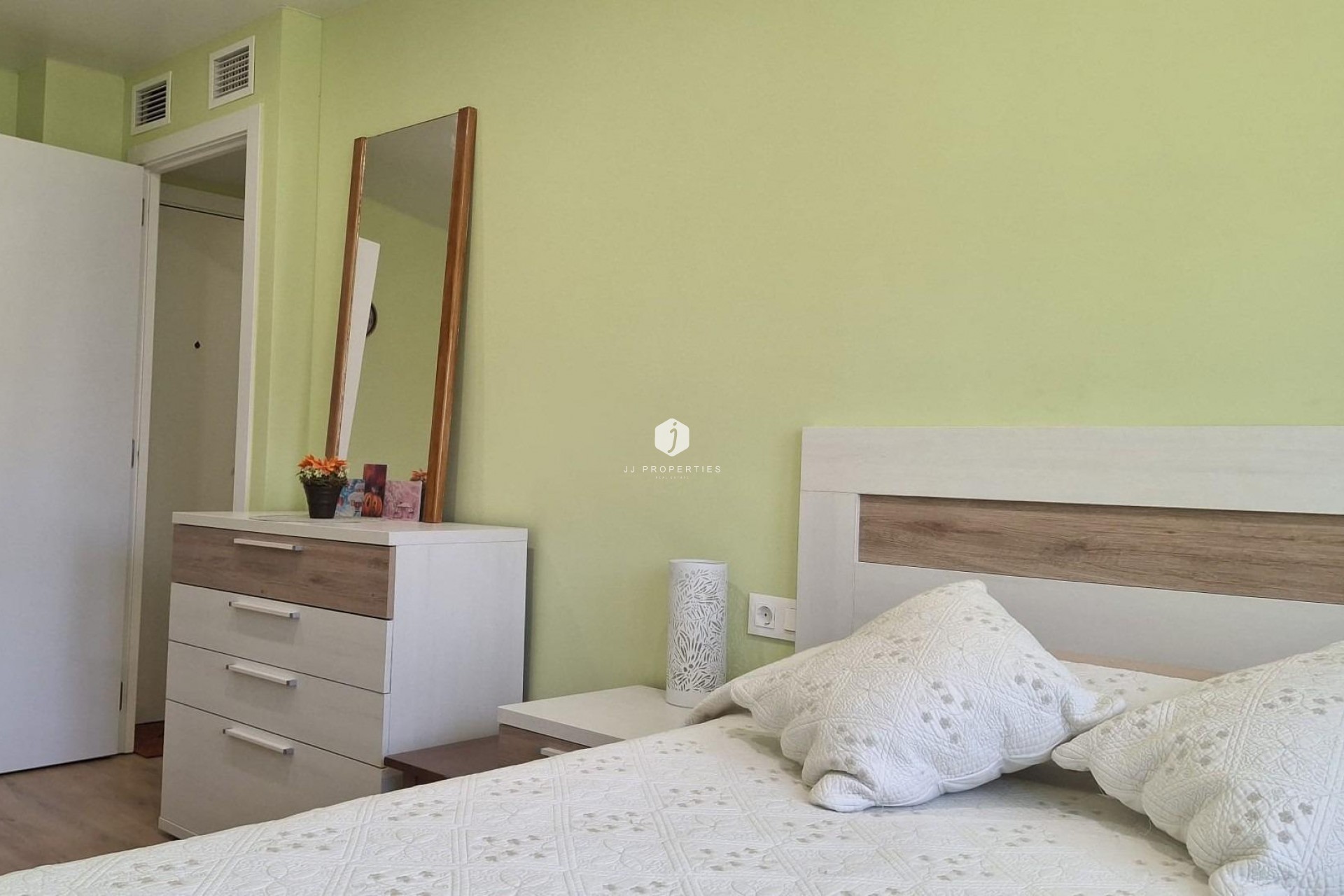Z drugiej ręki - Mieszkanie w bloku -
Torrevieja - Centro