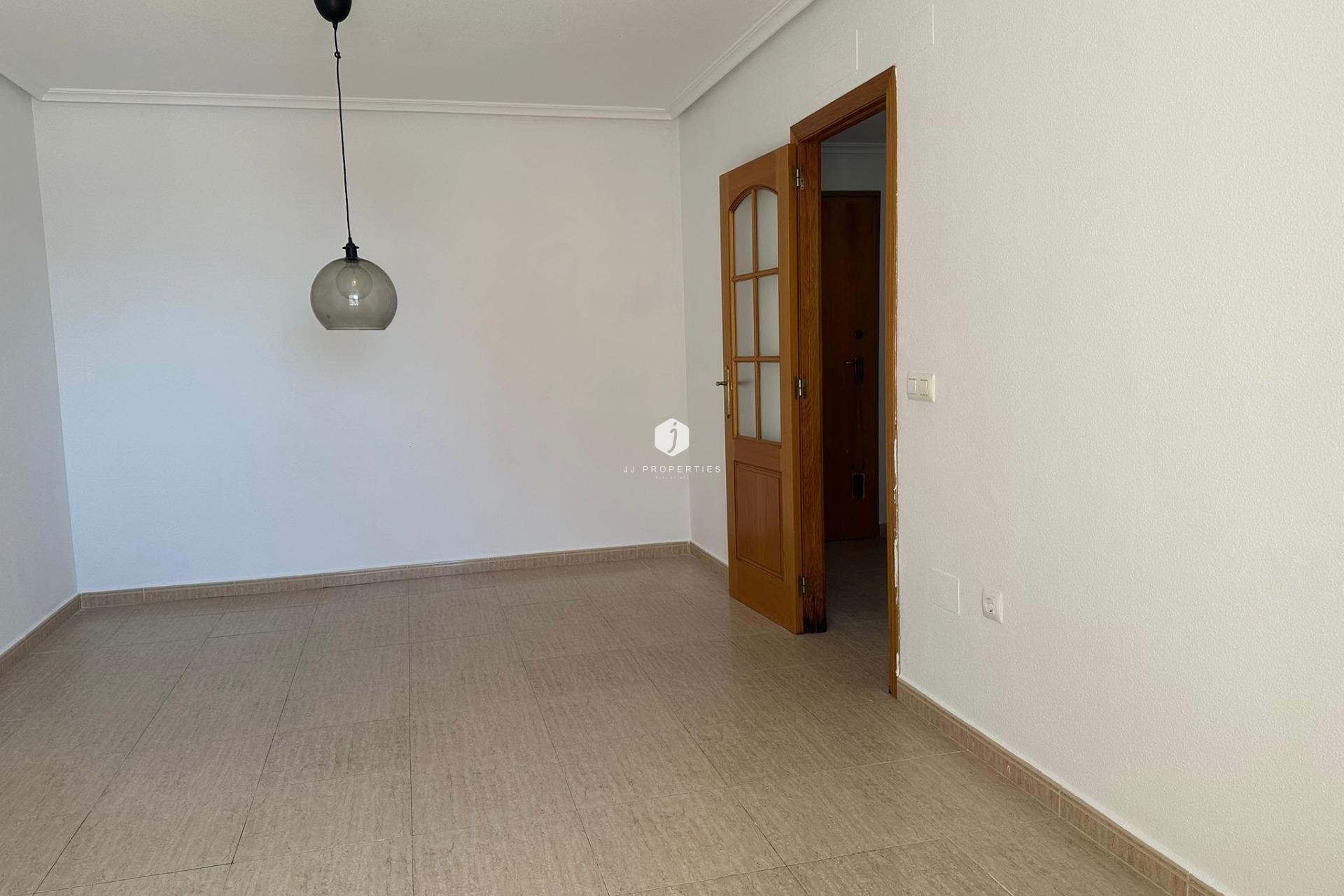 Z drugiej ręki - Mieszkanie w bloku -
Torrevieja - Centro