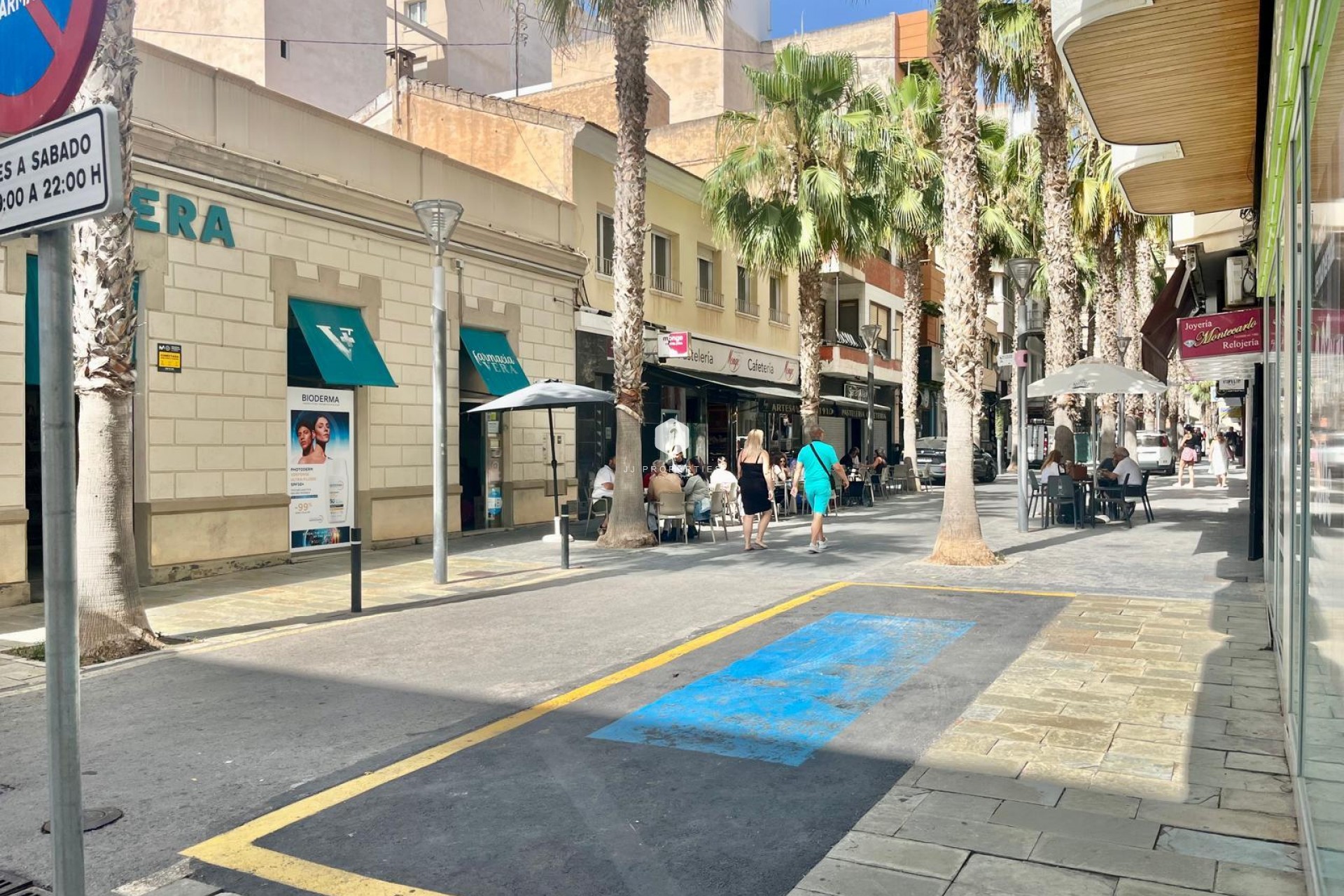 Z drugiej ręki - Mieszkanie w bloku -
Torrevieja - Centro