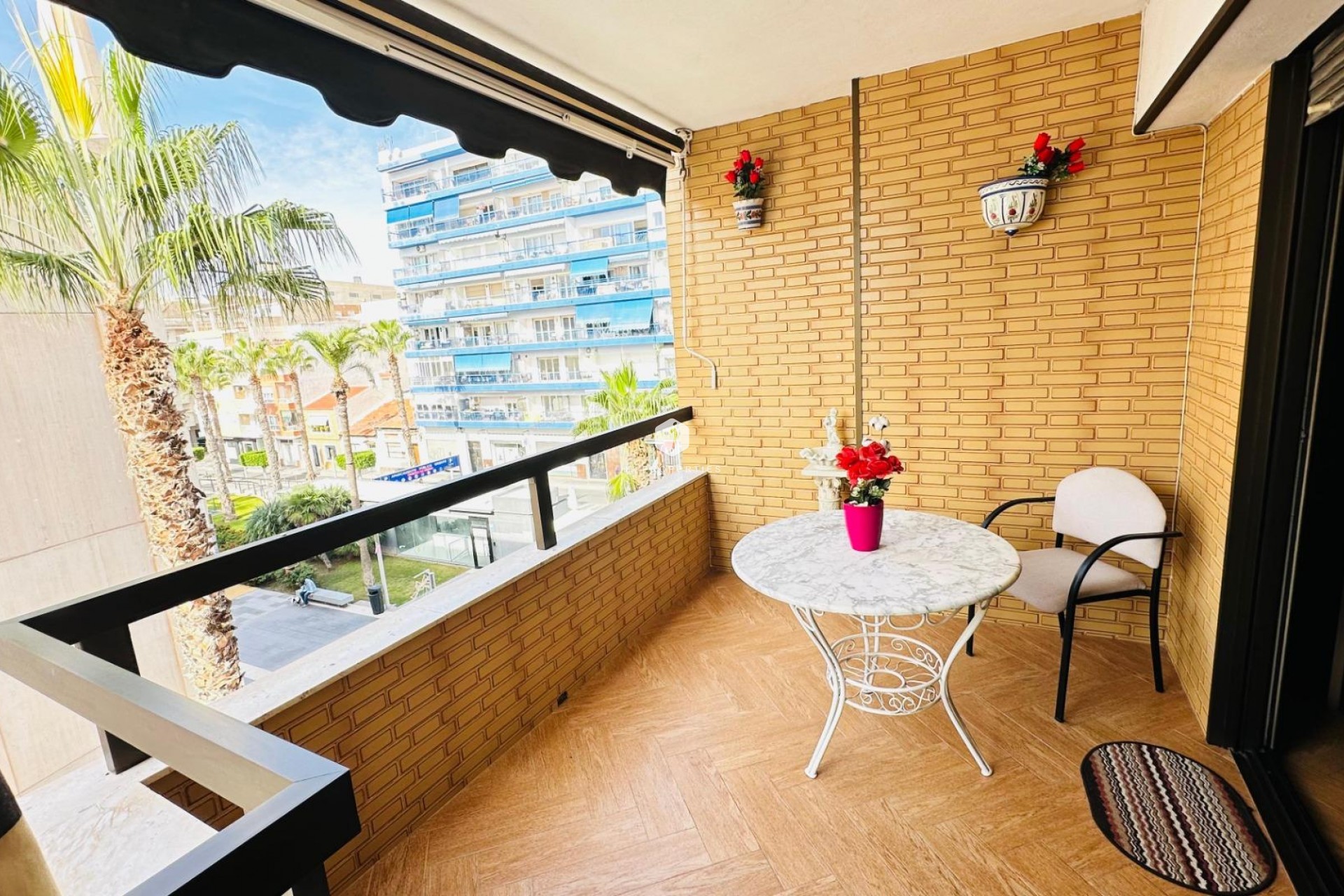 Z drugiej ręki - Mieszkanie w bloku -
Torrevieja - Centro