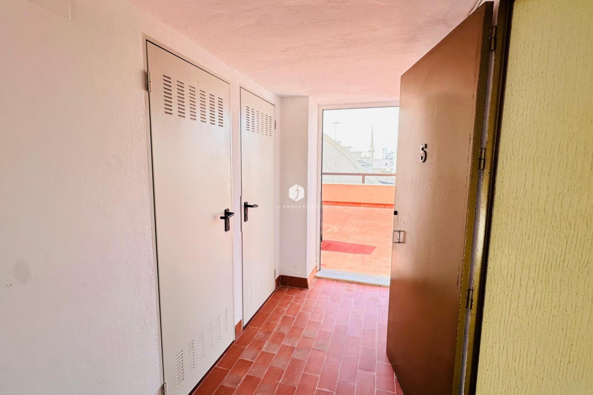 Z drugiej ręki - Mieszkanie w bloku -
Torrevieja - Centro