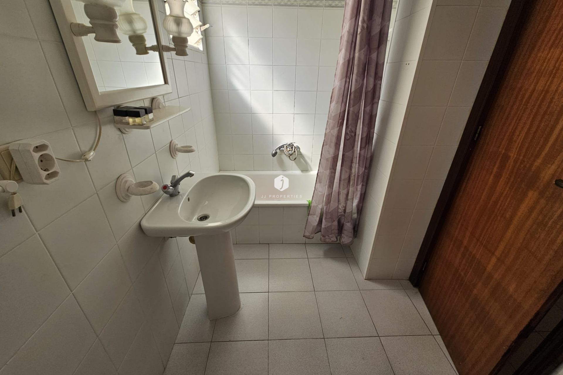 Z drugiej ręki - Mieszkanie w bloku -
Torrevieja - Centro