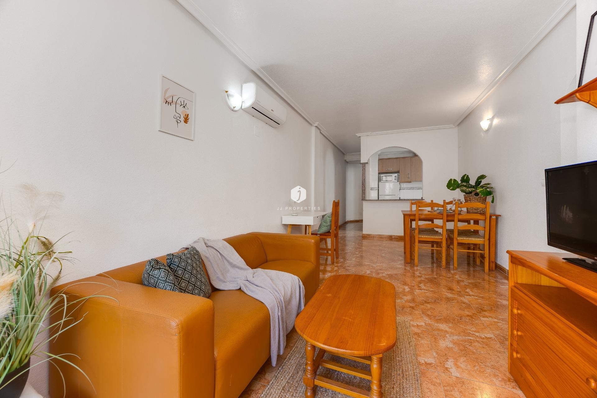 Z drugiej ręki - Mieszkanie w bloku -
Torrevieja - Centro