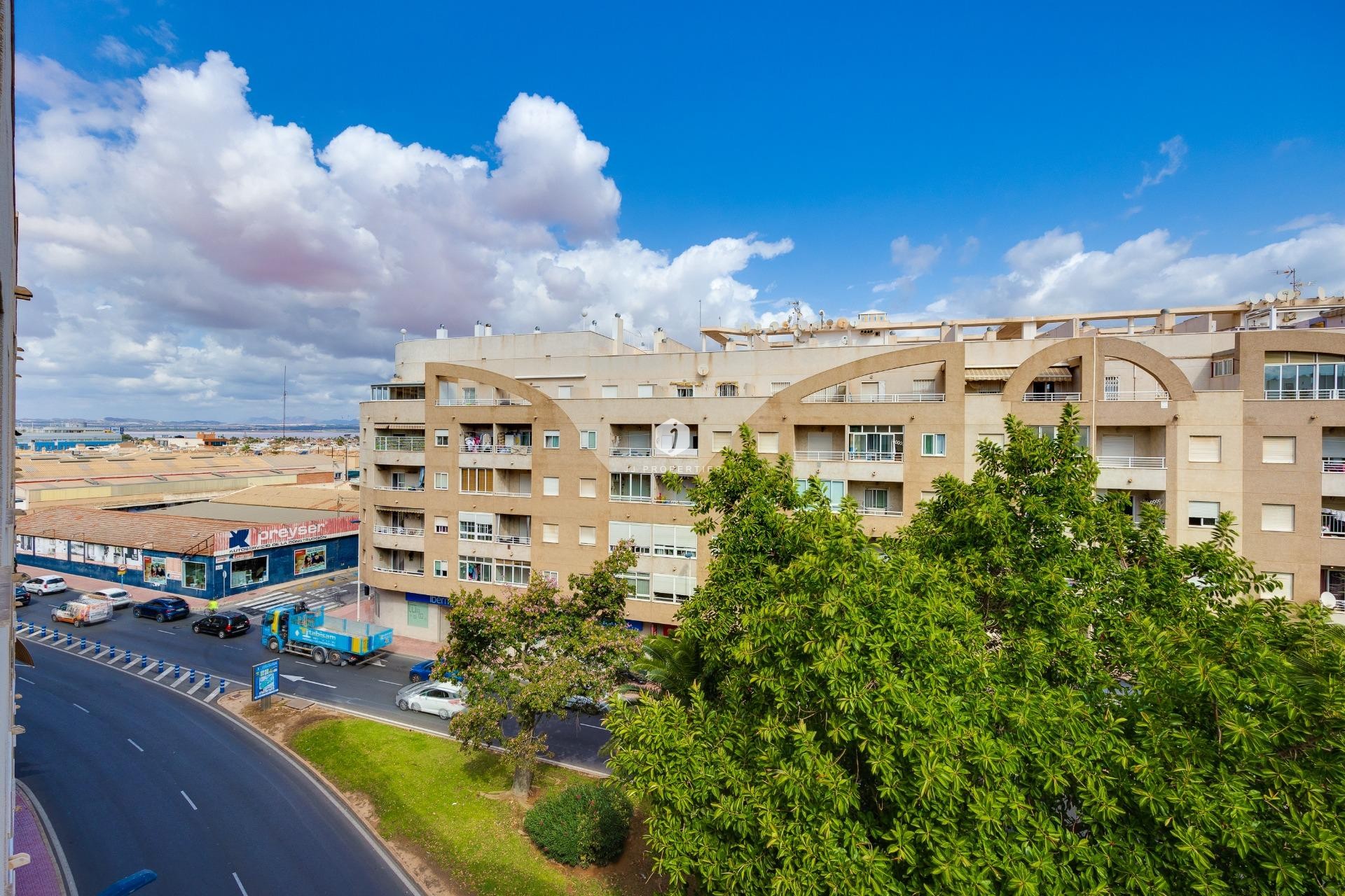 Z drugiej ręki - Mieszkanie w bloku -
Torrevieja - Centro