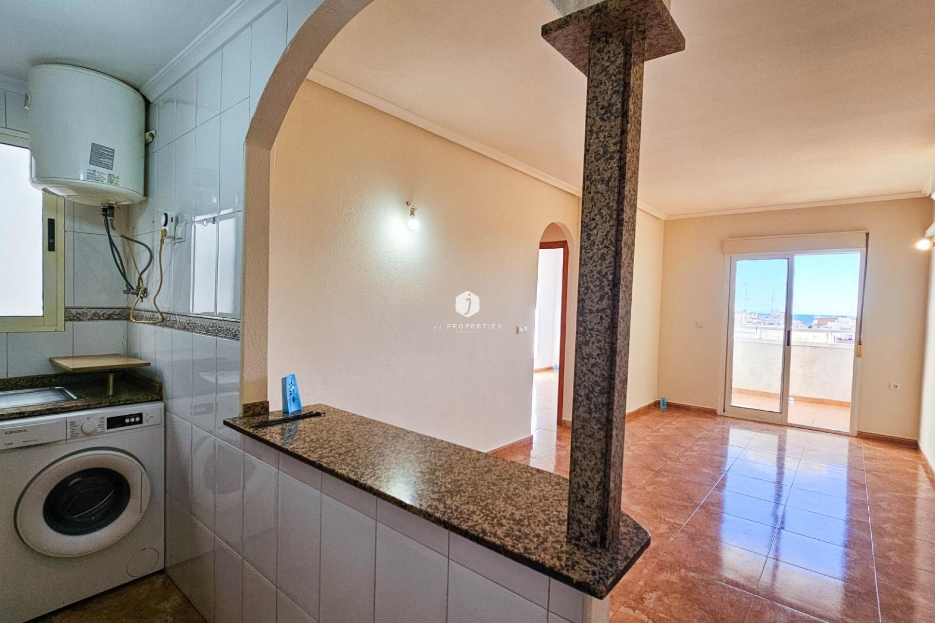 Z drugiej ręki - Mieszkanie w bloku -
Torrevieja - Centro