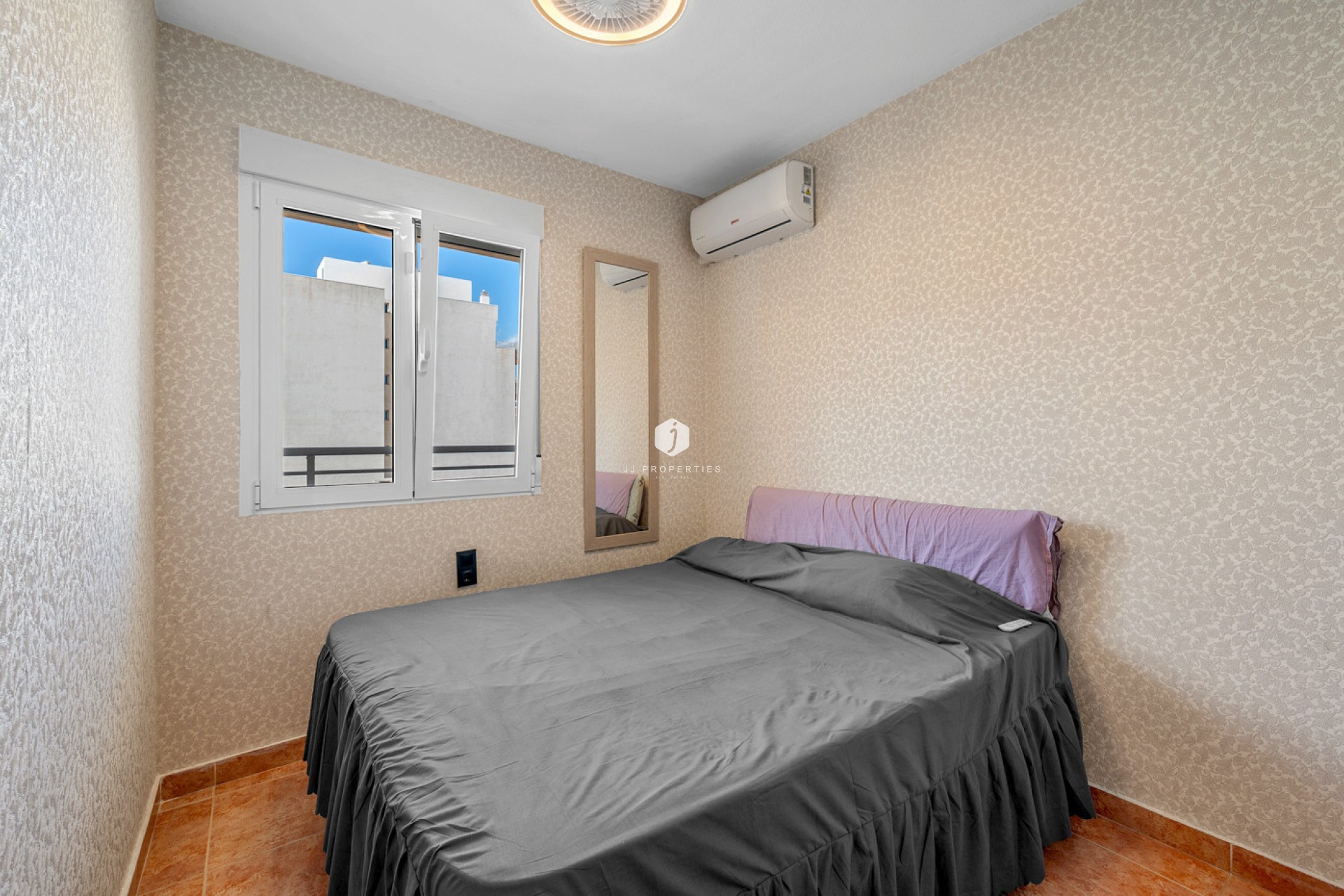 Z drugiej ręki - Mieszkanie w bloku -
Torrevieja - Costa Blanca