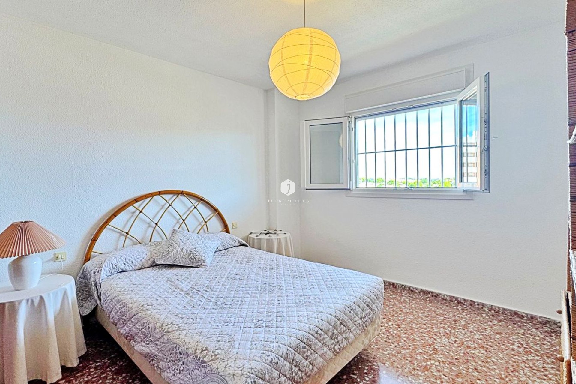 Z drugiej ręki - Mieszkanie w bloku -
Torrevieja - Costa Blanca