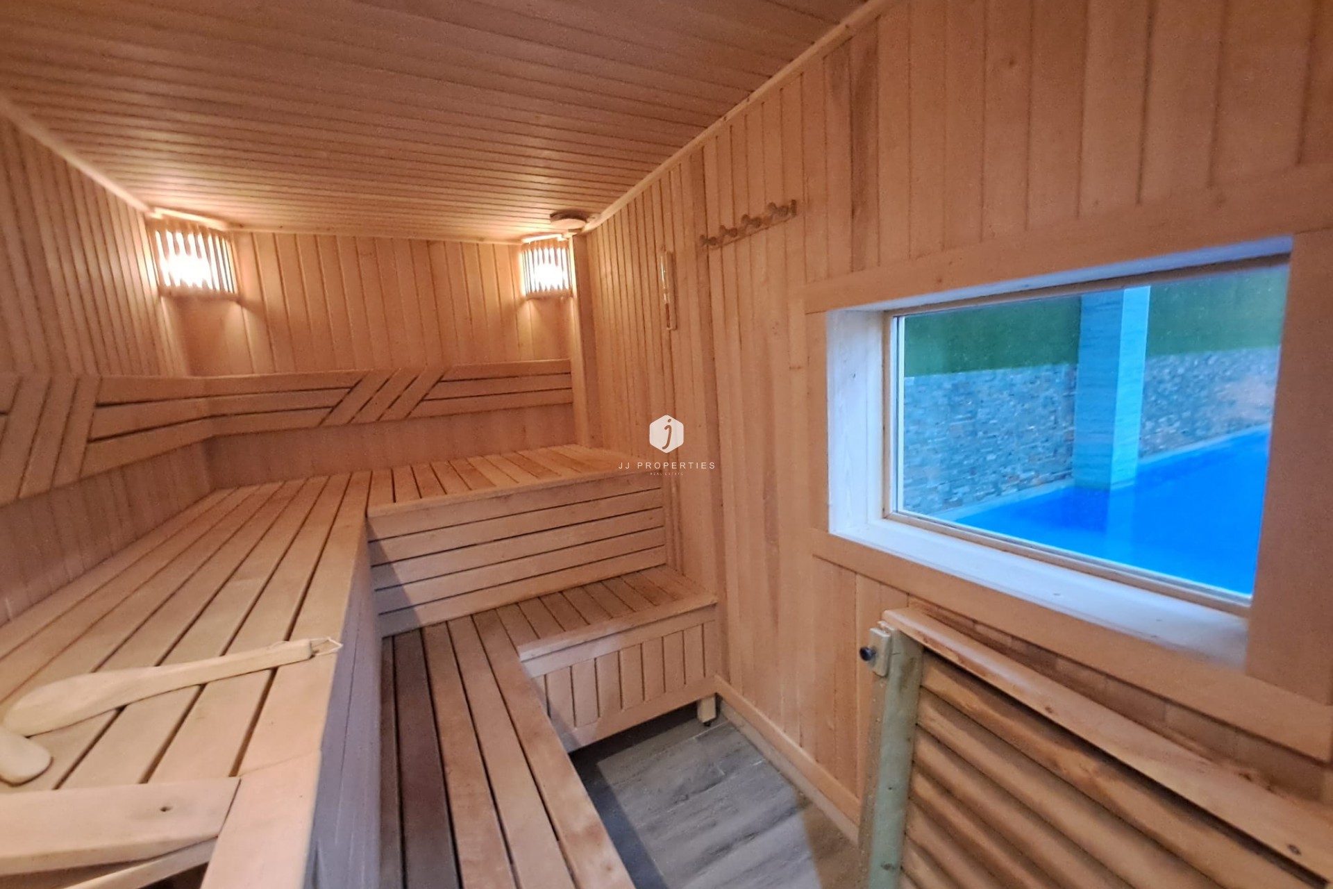 Z drugiej ręki - Mieszkanie w bloku -
Torrevieja - Costa Blanca