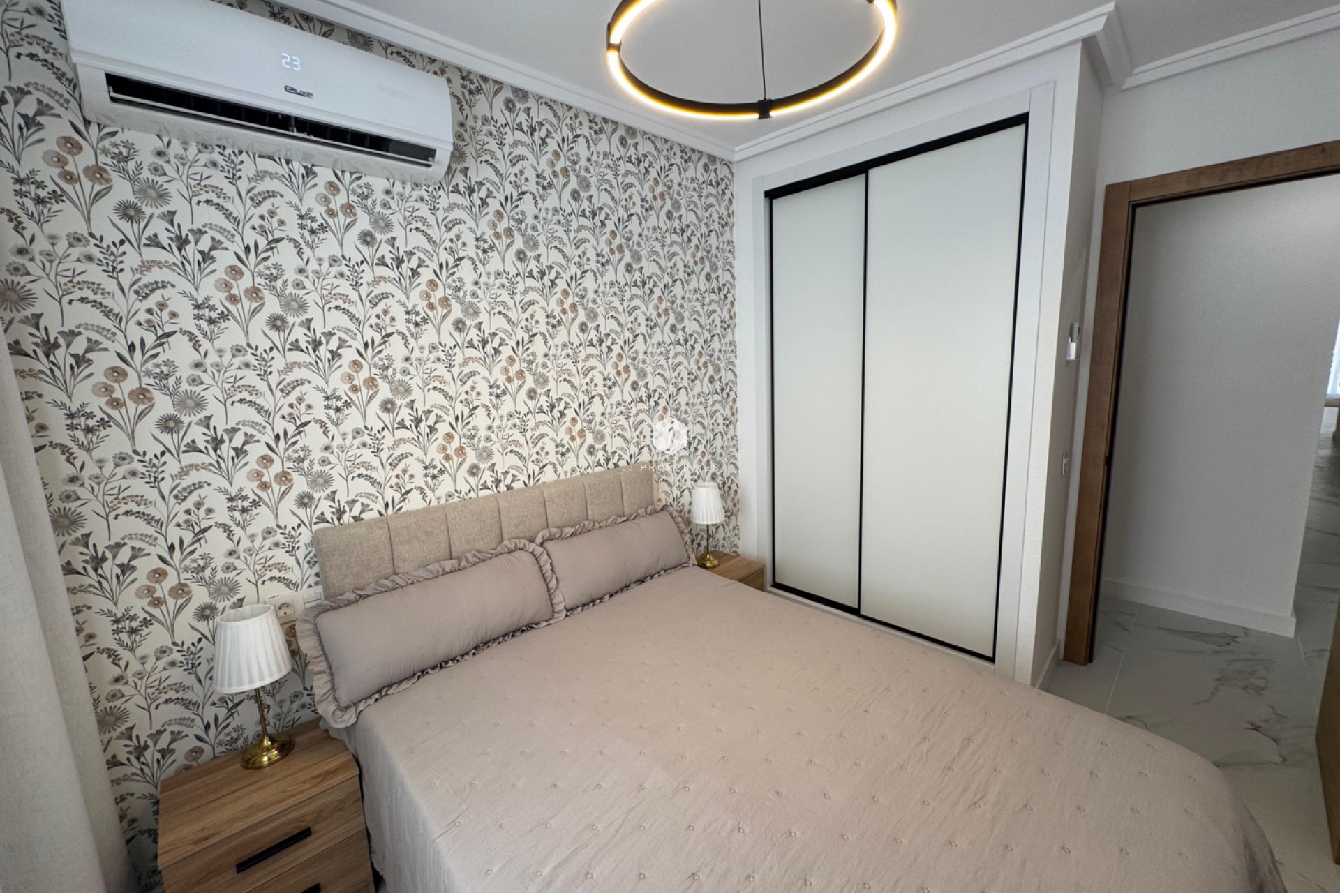 Z drugiej ręki - Mieszkanie w bloku -
Torrevieja - Costa Blanca