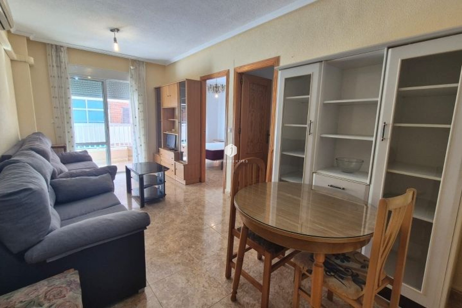 Z drugiej ręki - Mieszkanie w bloku -
Torrevieja - Costa Blanca