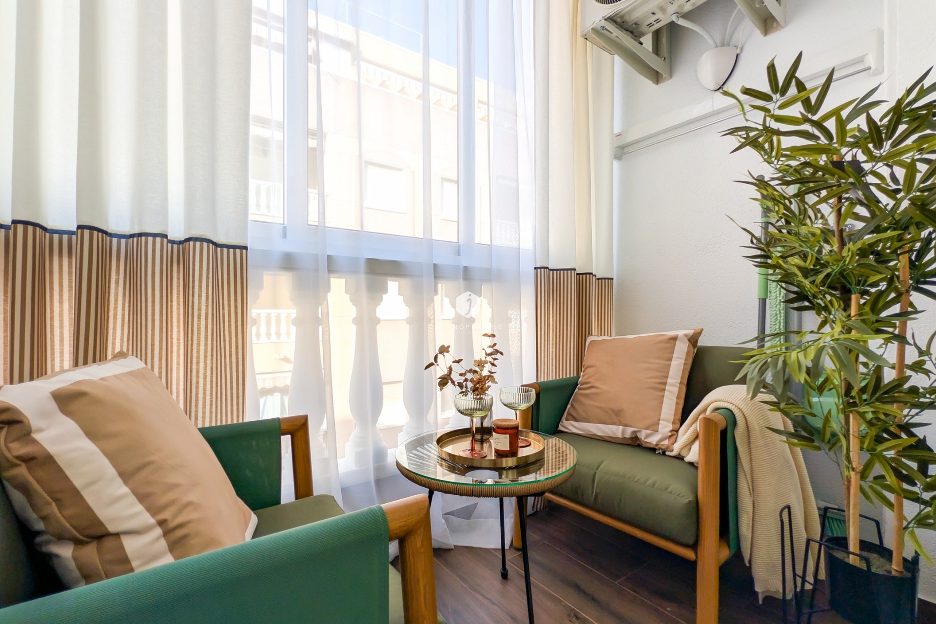 Z drugiej ręki - Mieszkanie w bloku -
Torrevieja - Costa Blanca