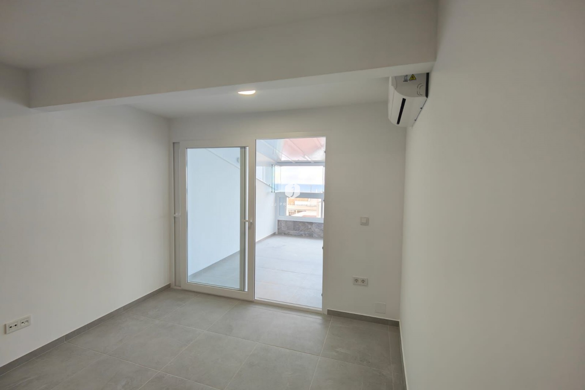 Z drugiej ręki - Mieszkanie w bloku -
Torrevieja - Costa Blanca