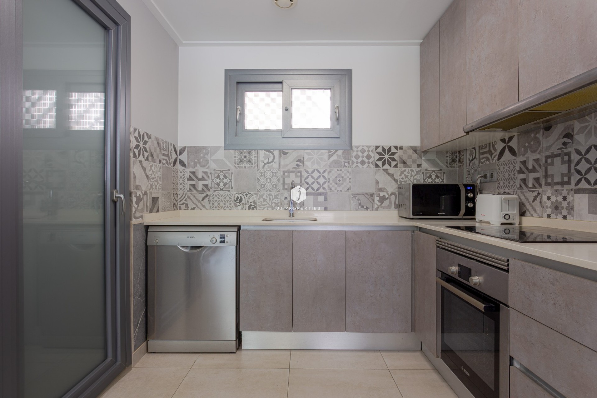 Z drugiej ręki - Mieszkanie w bloku -
Torrevieja - Costa Blanca