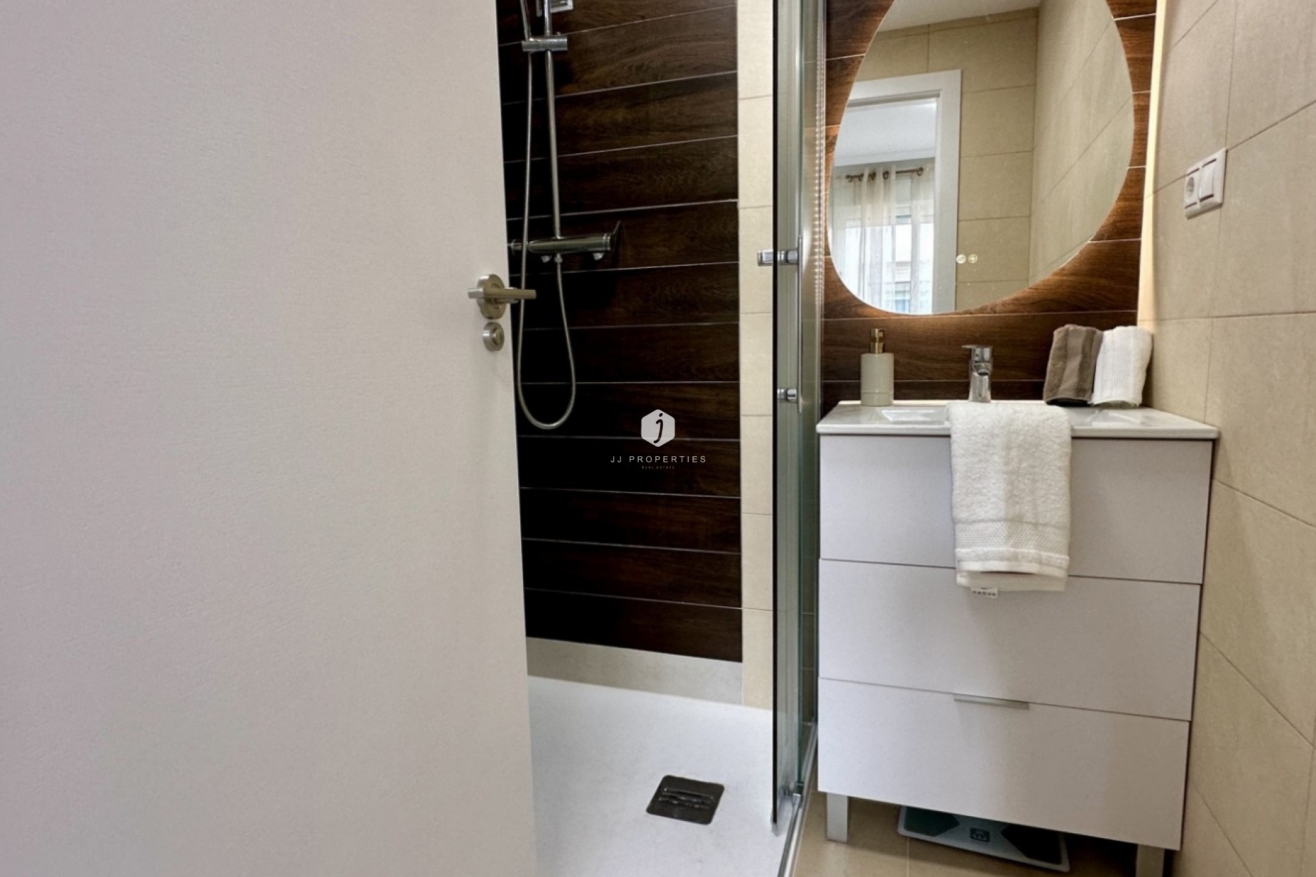 Z drugiej ręki - Mieszkanie w bloku -
Torrevieja - Costa Blanca