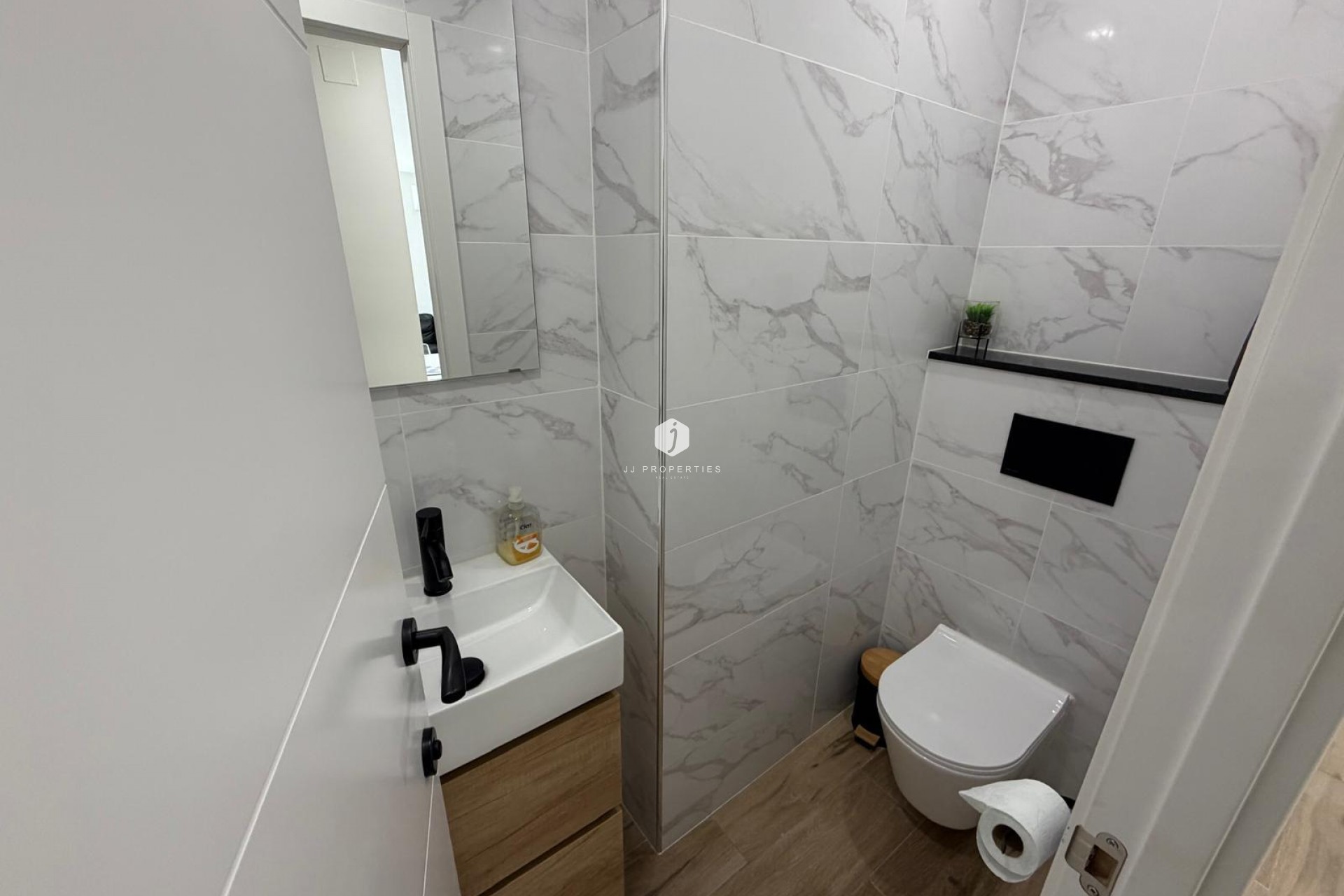 Z drugiej ręki - Mieszkanie w bloku -
Torrevieja - Costa Blanca