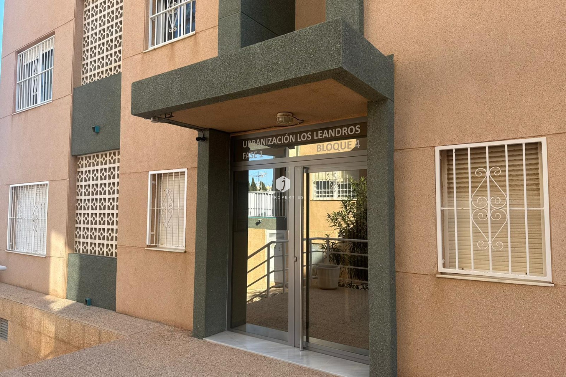 Z drugiej ręki - Mieszkanie w bloku -
Torrevieja - Costa Blanca