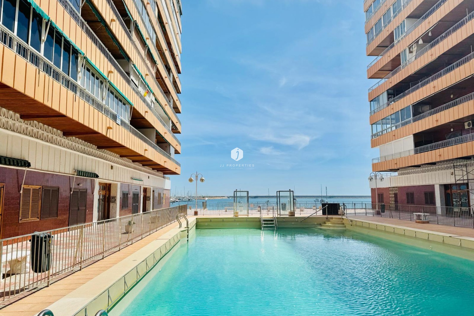 Z drugiej ręki - Mieszkanie w bloku -
Torrevieja - Costa Blanca