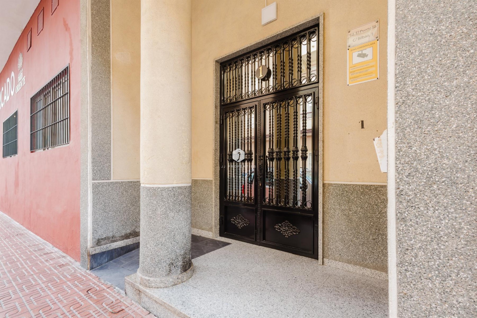 Z drugiej ręki - Mieszkanie w bloku -
Torrevieja - Costa Blanca