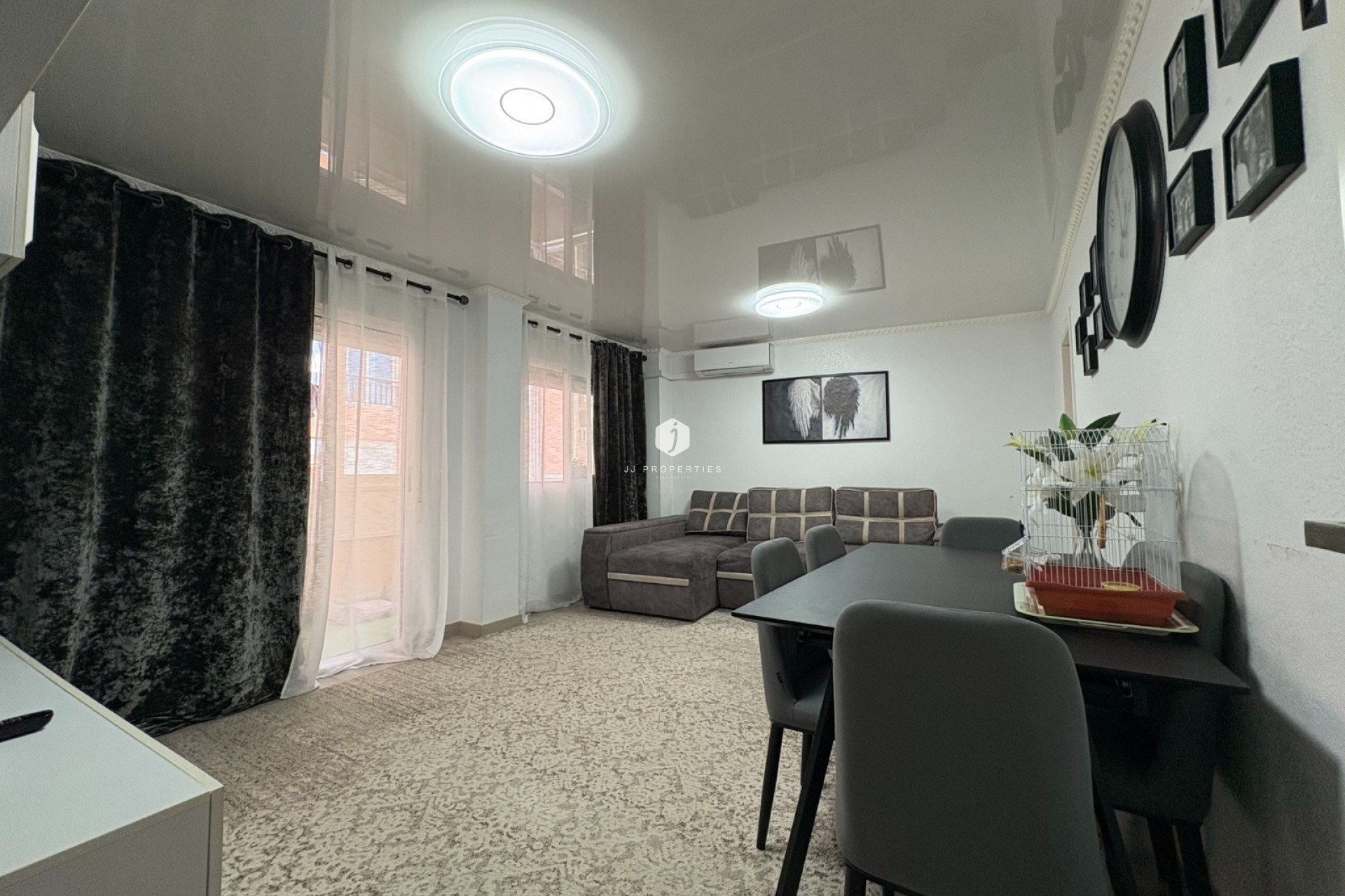Z drugiej ręki - Mieszkanie w bloku -
Torrevieja - Costa Blanca