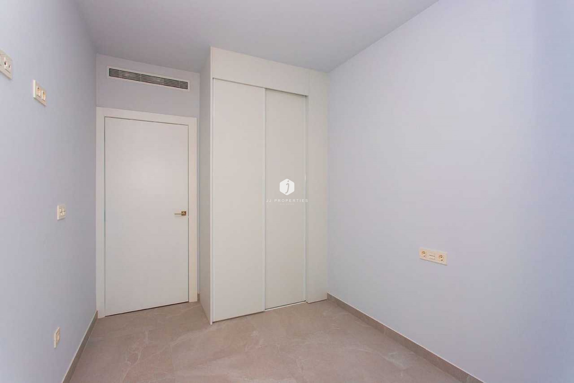 Z drugiej ręki - Mieszkanie w bloku -
Torrevieja - Costa Blanca