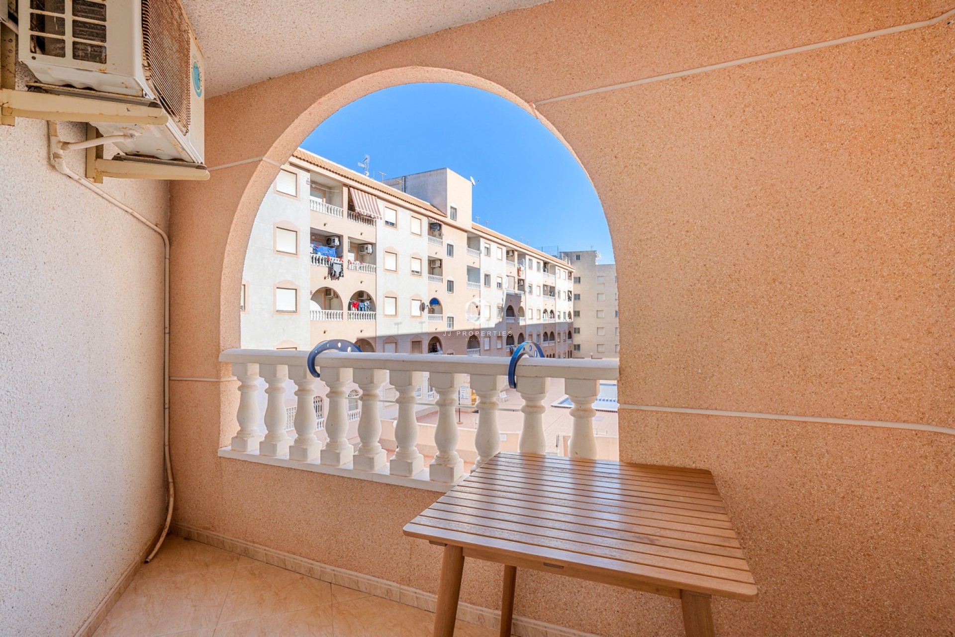 Z drugiej ręki - Mieszkanie w bloku -
Torrevieja - Costa Blanca