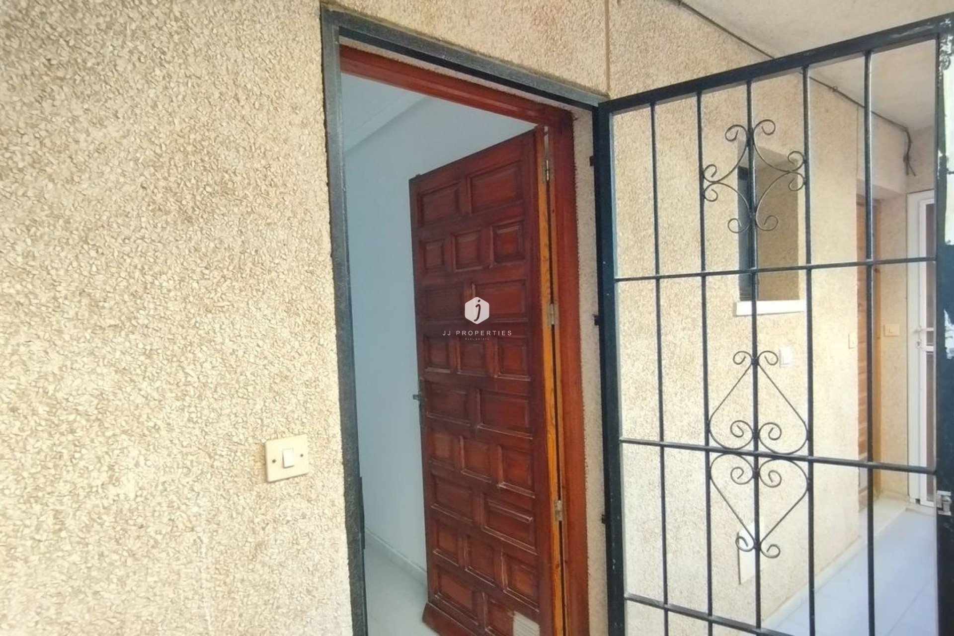 Z drugiej ręki - Mieszkanie w bloku -
Torrevieja - Costa Blanca