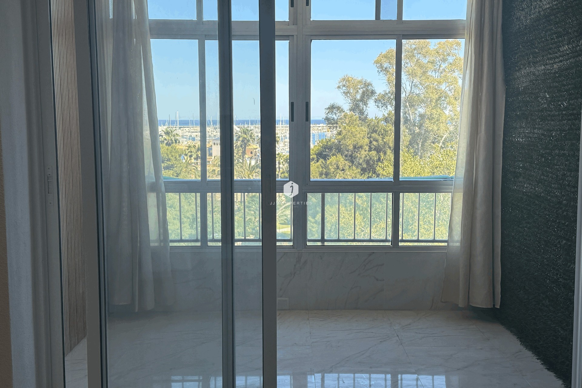 Z drugiej ręki - Mieszkanie w bloku -
Torrevieja - Costa Blanca