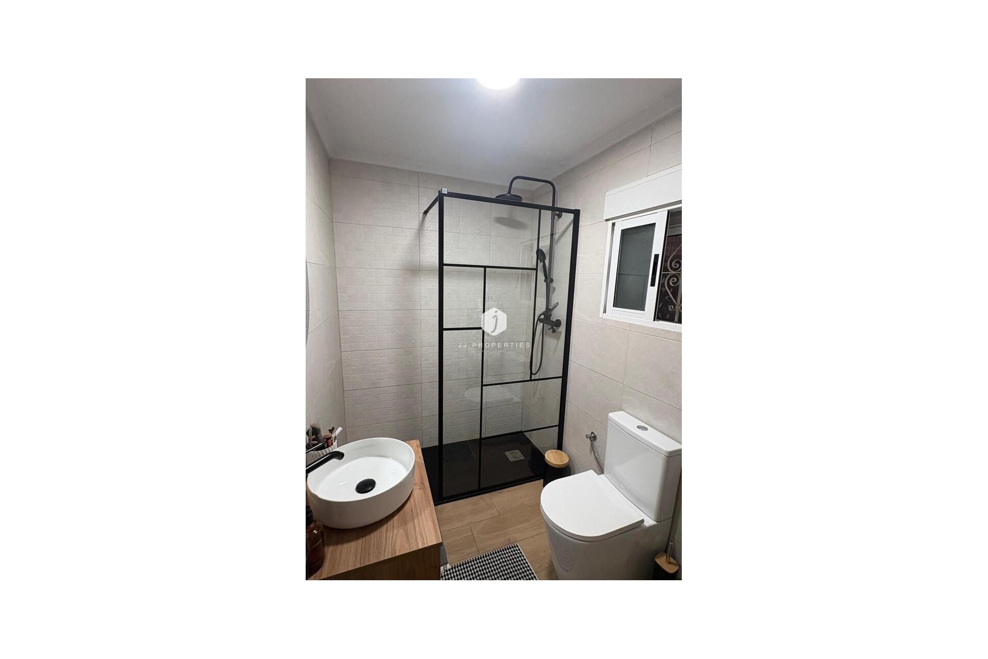 Z drugiej ręki - Mieszkanie w bloku -
Torrevieja - Costa Blanca