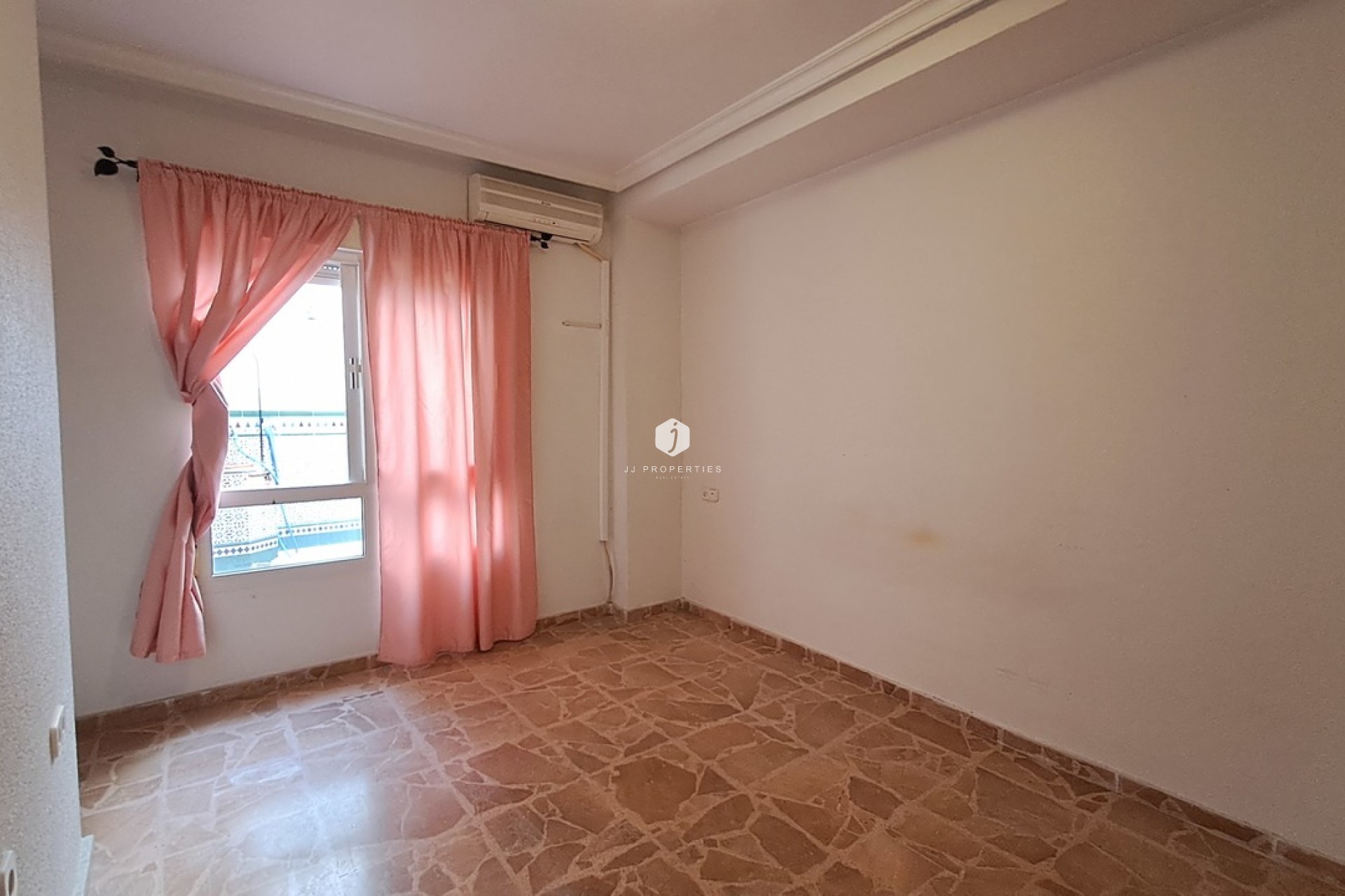 Z drugiej ręki - Mieszkanie w bloku -
Torrevieja - Costa Blanca