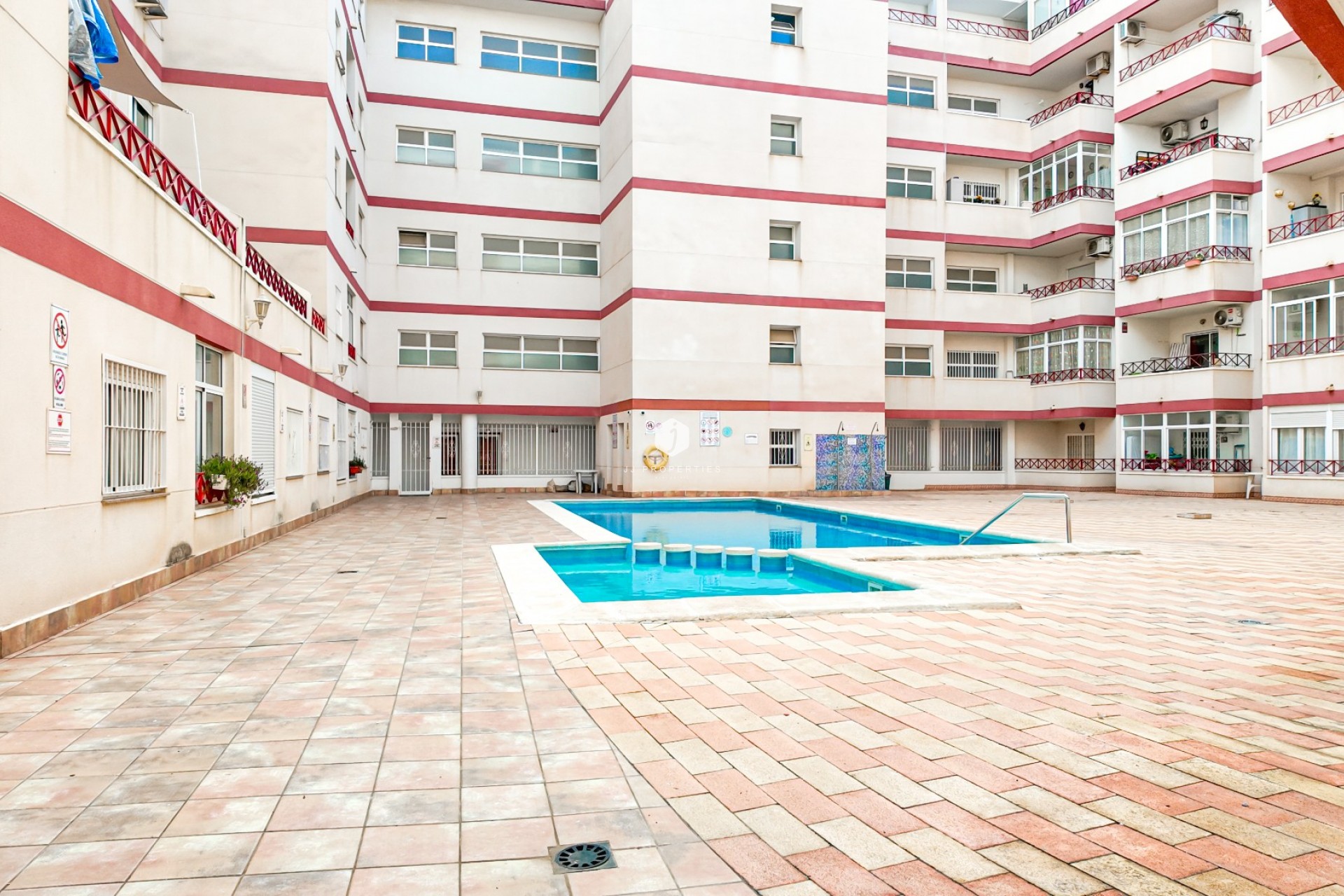 Z drugiej ręki - Mieszkanie w bloku -
Torrevieja - Costa Blanca
