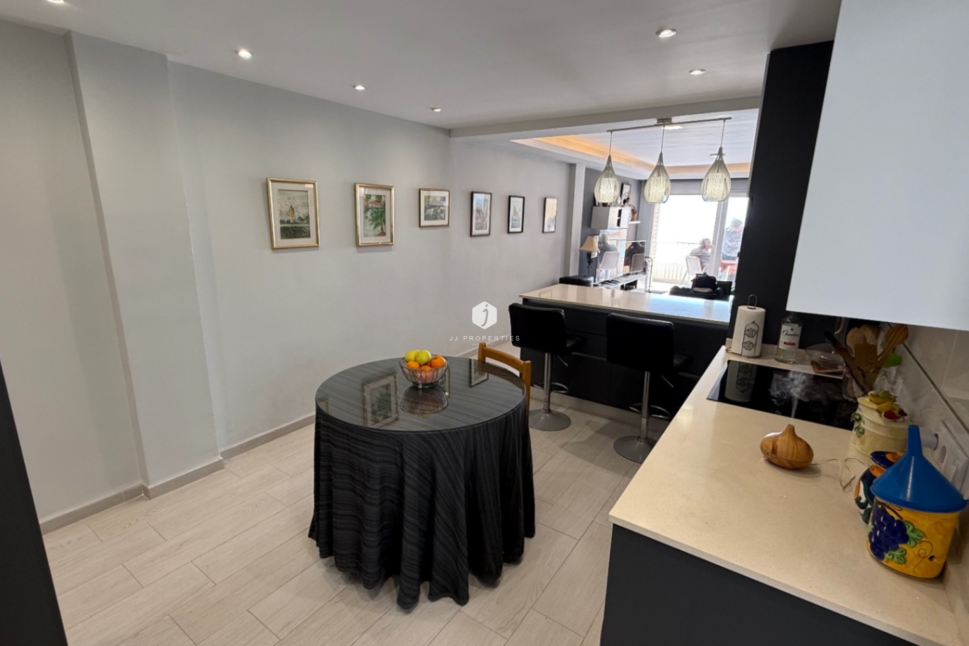 Z drugiej ręki - Mieszkanie w bloku -
Torrevieja - Costa Blanca