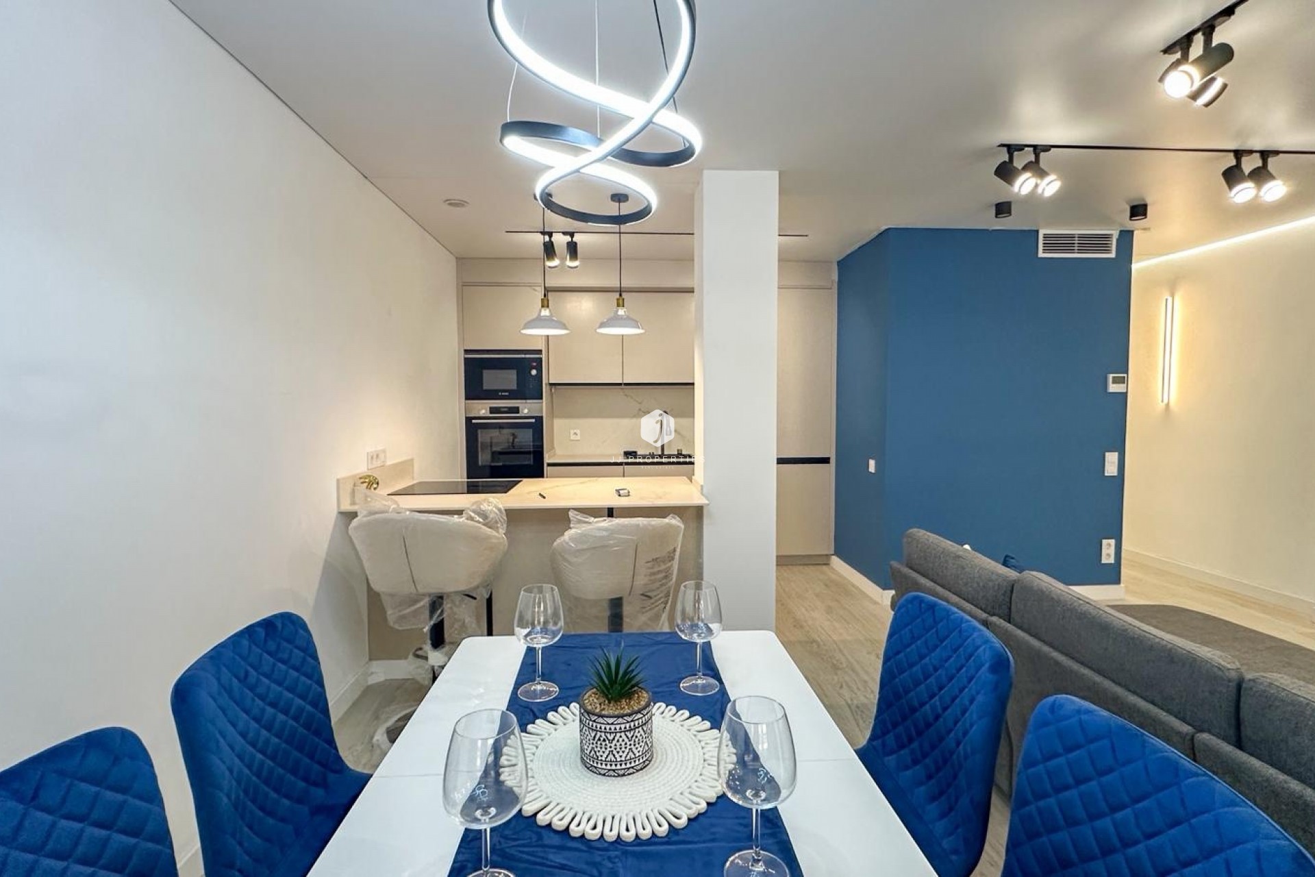 Z drugiej ręki - Mieszkanie w bloku -
Torrevieja - Costa Blanca