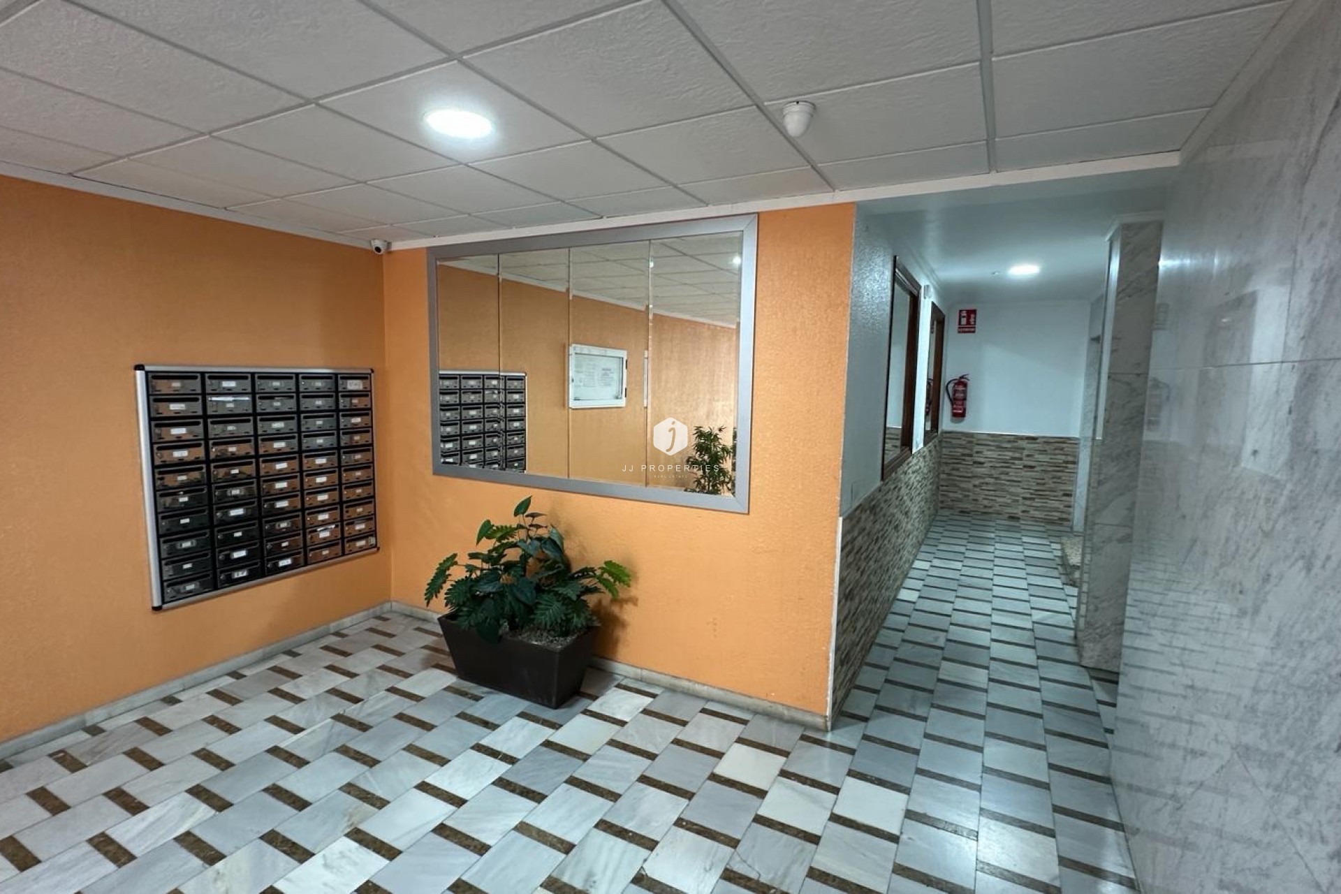 Z drugiej ręki - Mieszkanie w bloku -
Torrevieja - Costa Blanca