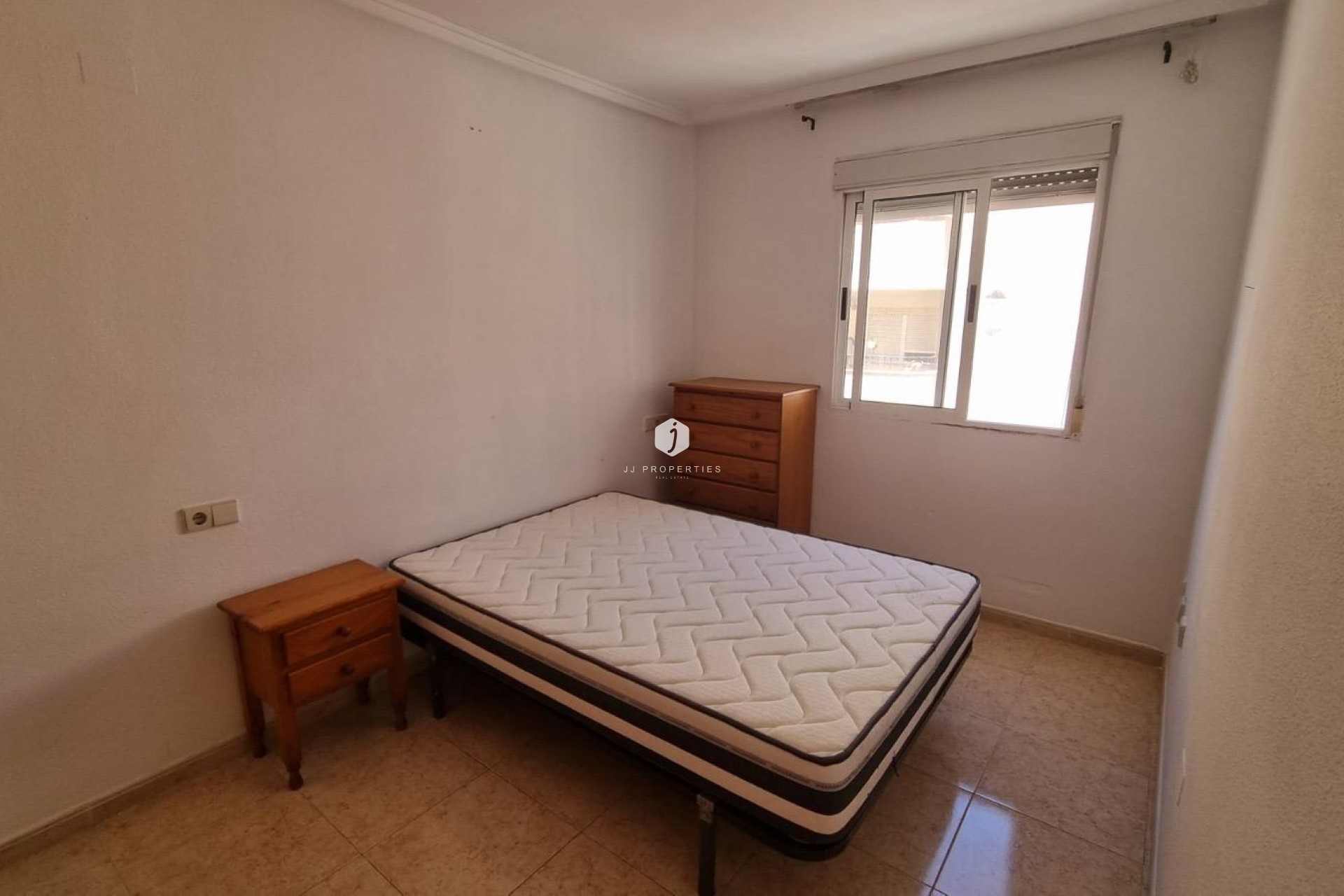 Z drugiej ręki - Mieszkanie w bloku -
Torrevieja - El molino