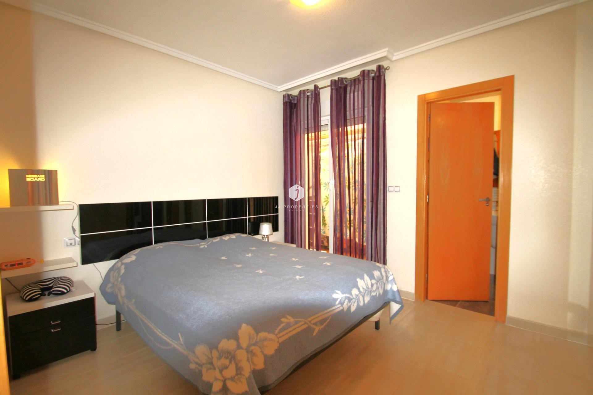 Z drugiej ręki - Mieszkanie w bloku -
Torrevieja - El molino