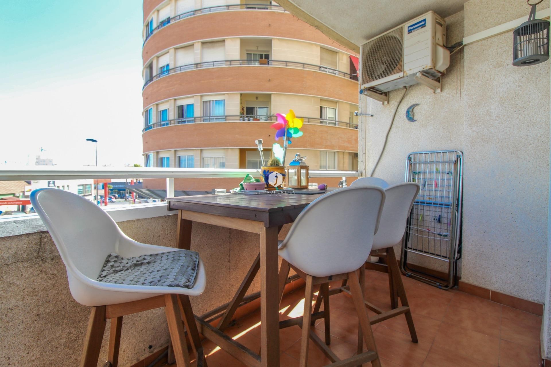 Z drugiej ręki - Mieszkanie w bloku -
Torrevieja - El molino