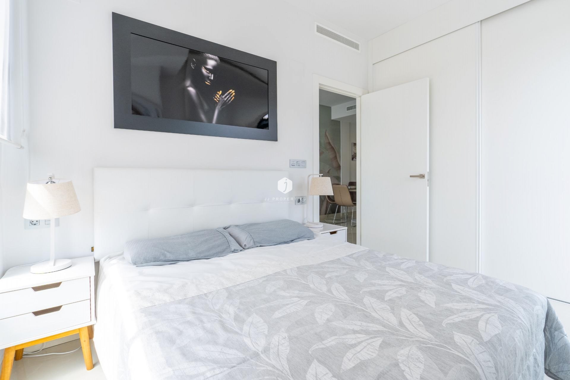 Z drugiej ręki - Mieszkanie w bloku -
Torrevieja - Estacion de autobuses