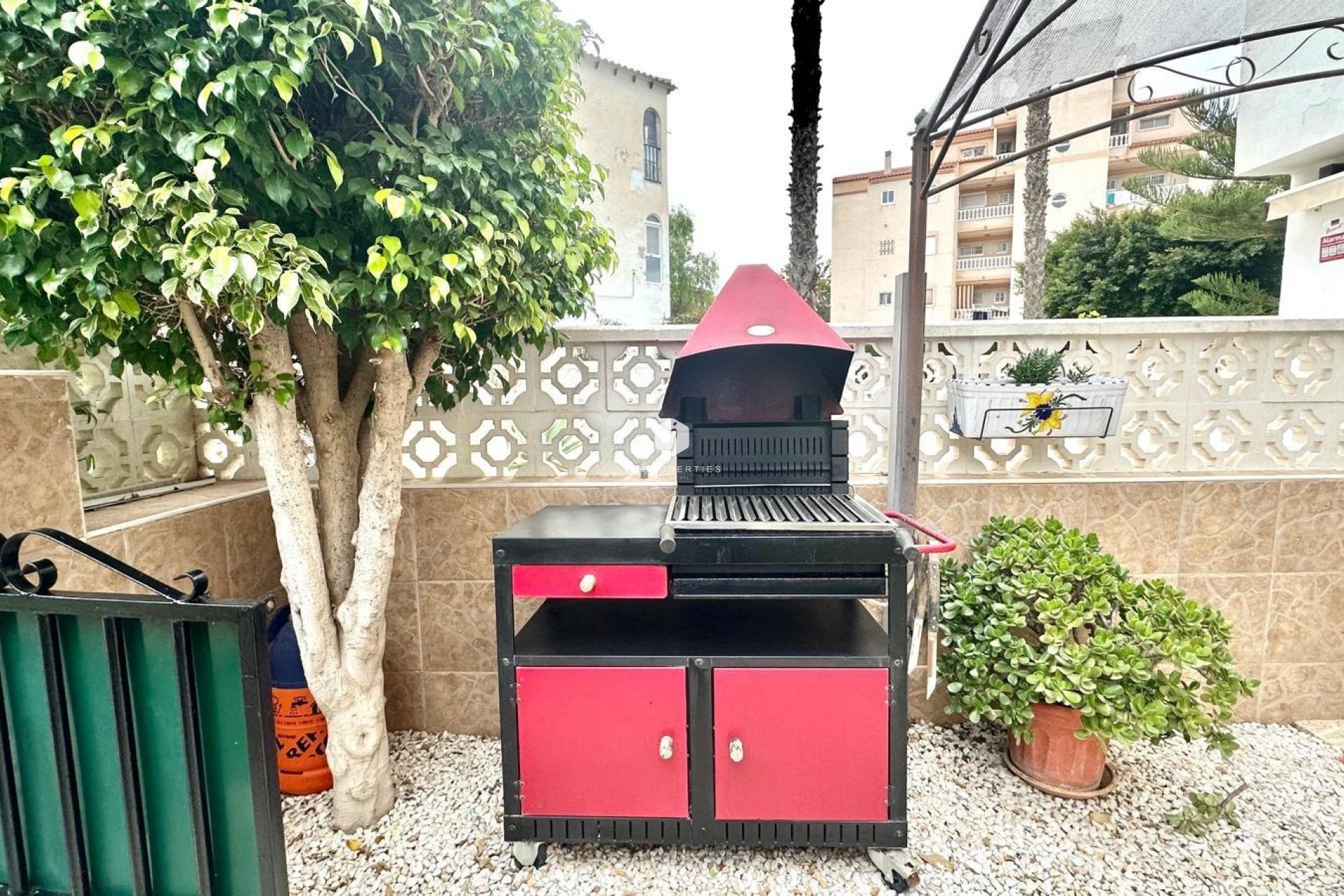 Z drugiej ręki - Mieszkanie w bloku -
Torrevieja - Estacion de autobuses