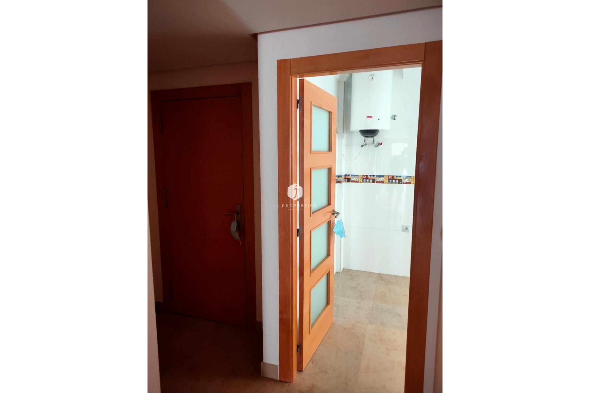 Z drugiej ręki - Mieszkanie w bloku -
Torrevieja - Estacion de autobuses