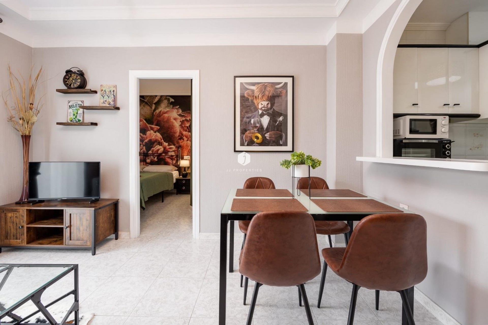 Z drugiej ręki - Mieszkanie w bloku -
Torrevieja - Estacion de autobuses